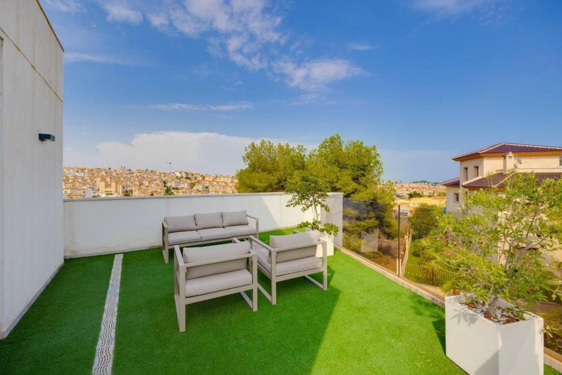 Återförsäljning - Villa -
Orihuela Costa - Las Filipinas