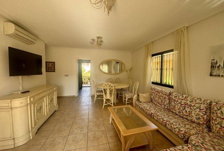 Återförsäljning - Villa -
Orihuela Costa - Las Filipinas