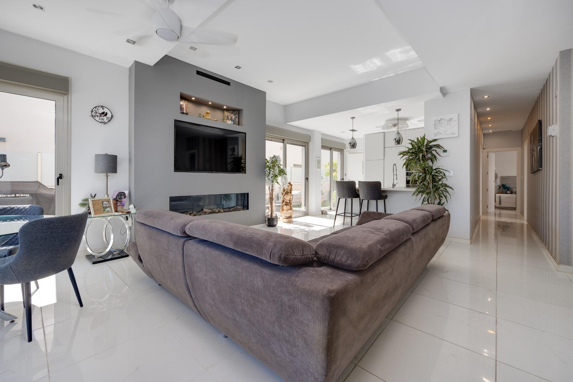 Återförsäljning - Villa -
Orihuela Costa - PAU 26