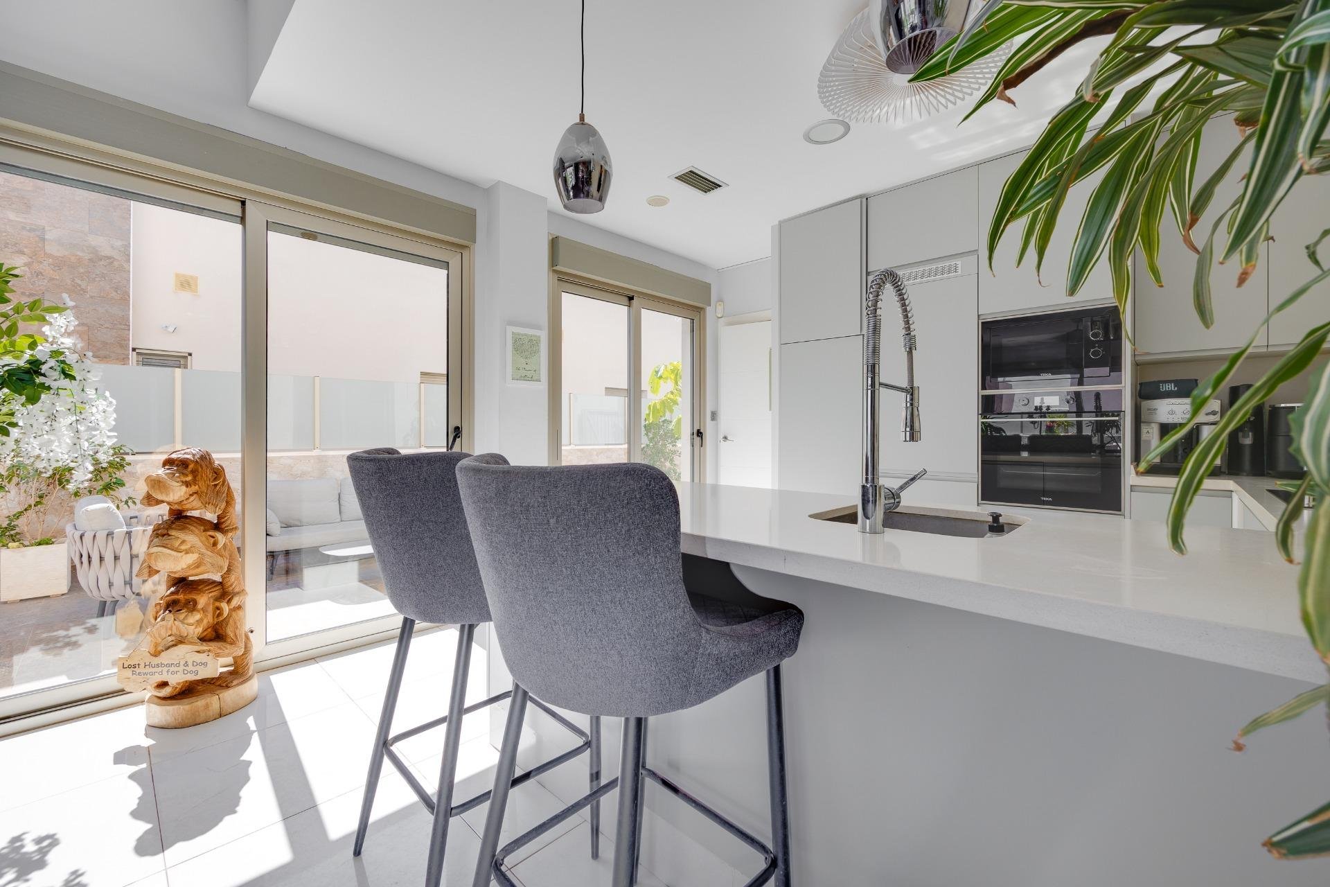 Återförsäljning - Villa -
Orihuela Costa - PAU 26