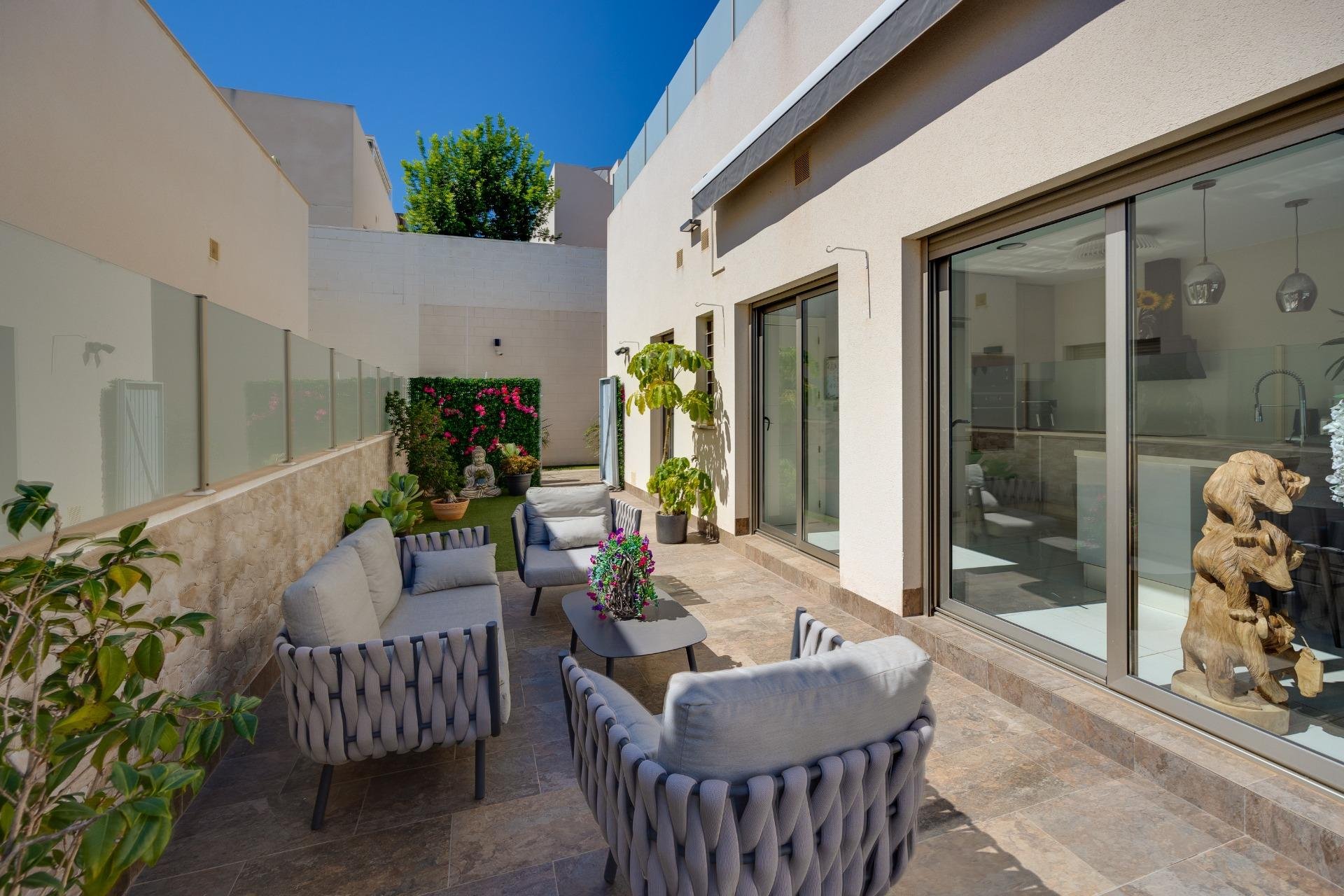 Återförsäljning - Villa -
Orihuela Costa - PAU 26