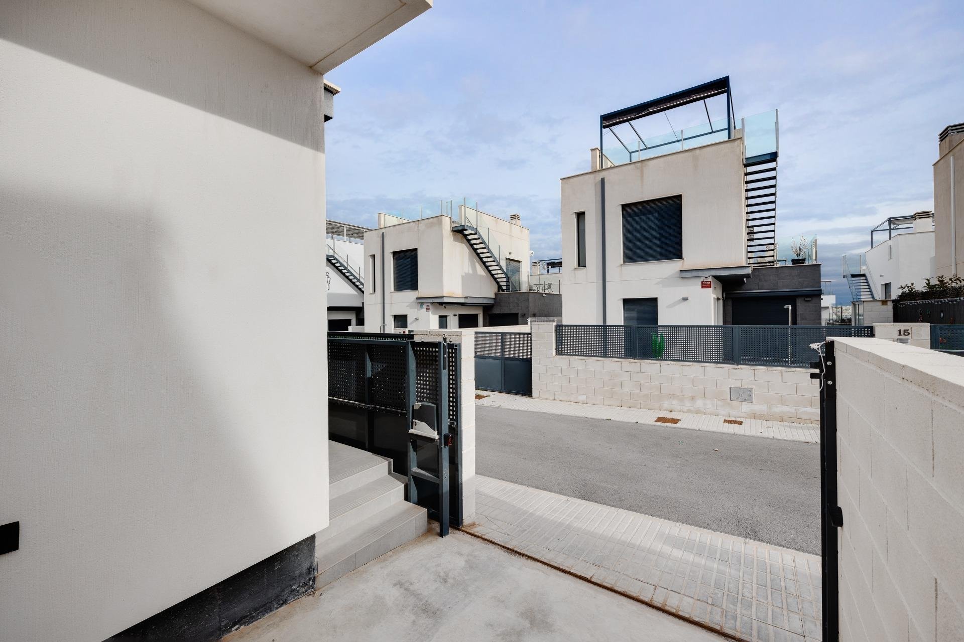 Återförsäljning - Villa -
Orihuela Costa - PAU 26