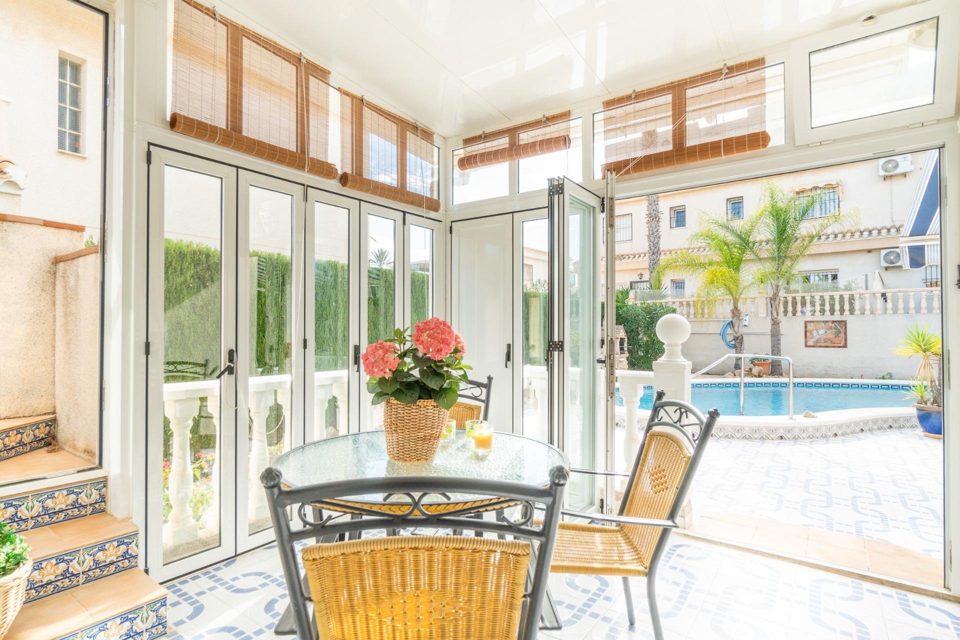 Återförsäljning - Villa -
Orihuela Costa - Playa Flamenca