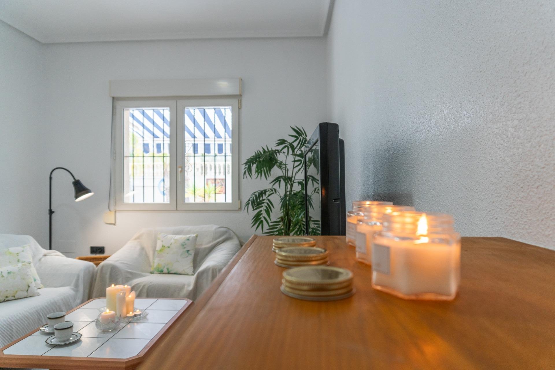 Återförsäljning - Villa -
Orihuela Costa - Playa Flamenca