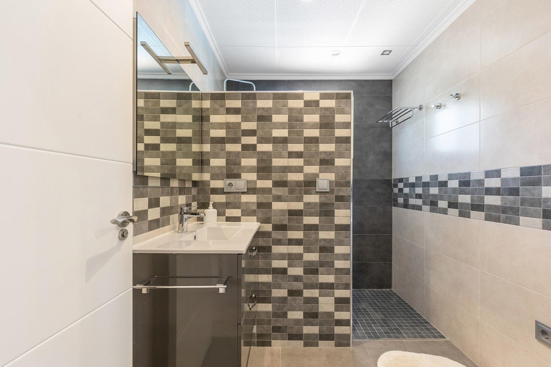 Återförsäljning - Villa -
Orihuela Costa - Rocio del Mar