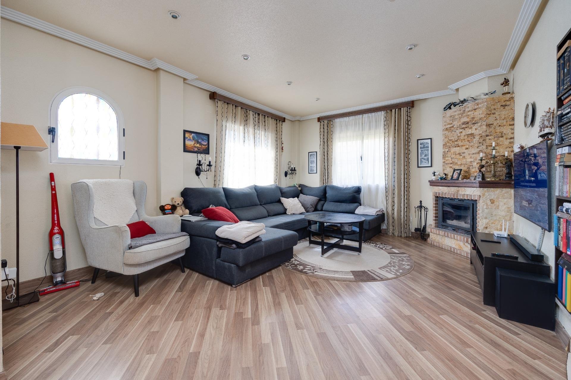Återförsäljning - Villa -
Orihuela Costa - Urbanización Perla del Mar