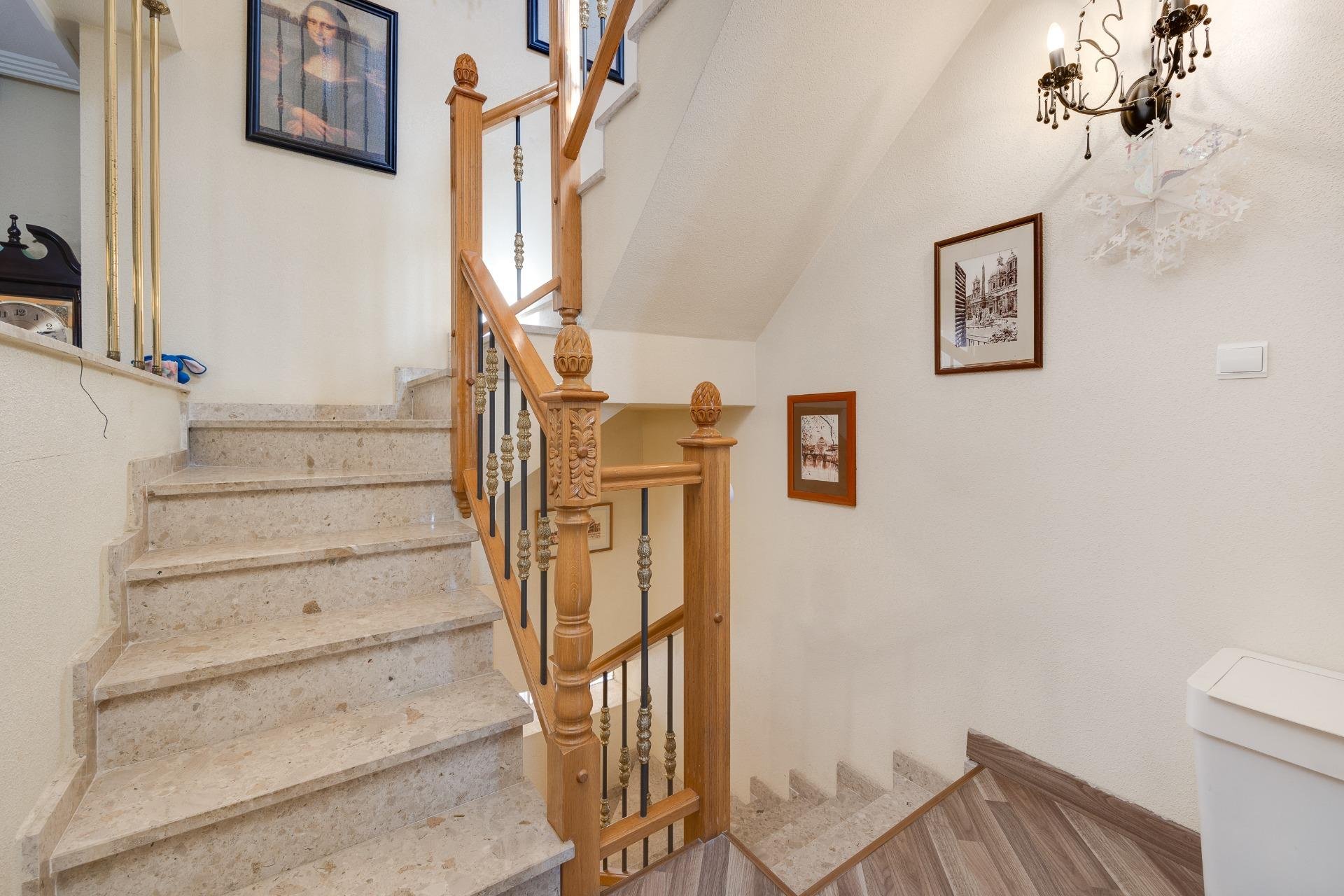 Återförsäljning - Villa -
Orihuela Costa - Urbanización Perla del Mar