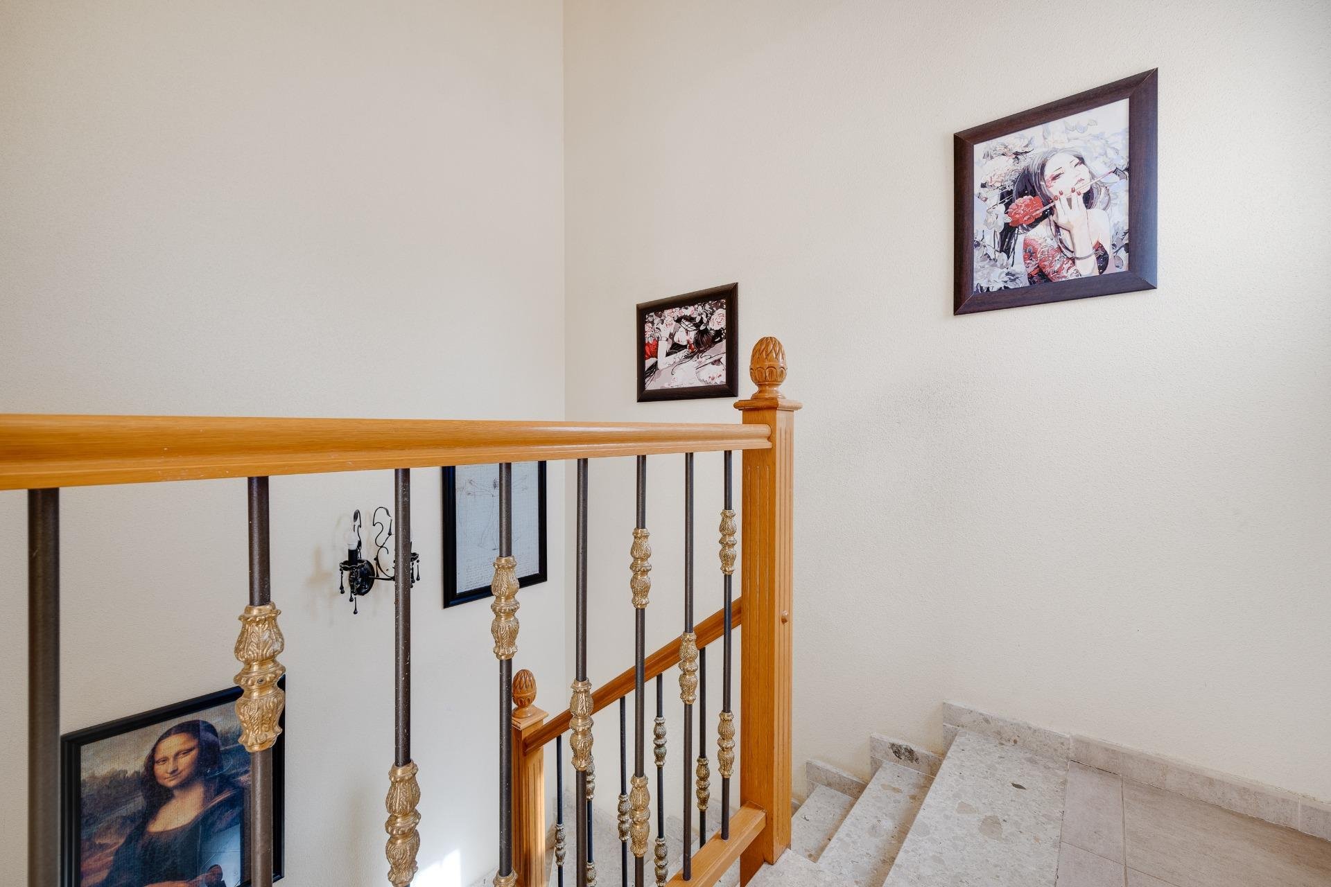 Återförsäljning - Villa -
Orihuela Costa - Urbanización Perla del Mar