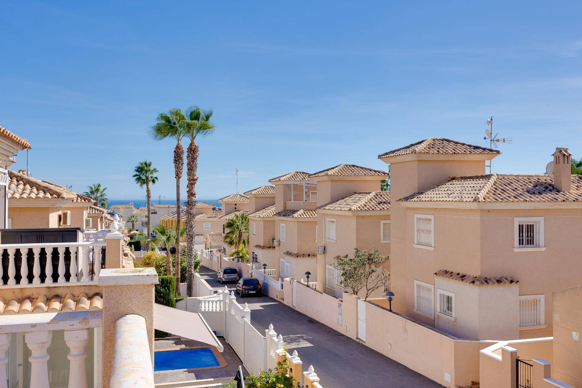 Återförsäljning - Villa -
Orihuela Costa - Urbanización Perla del Mar