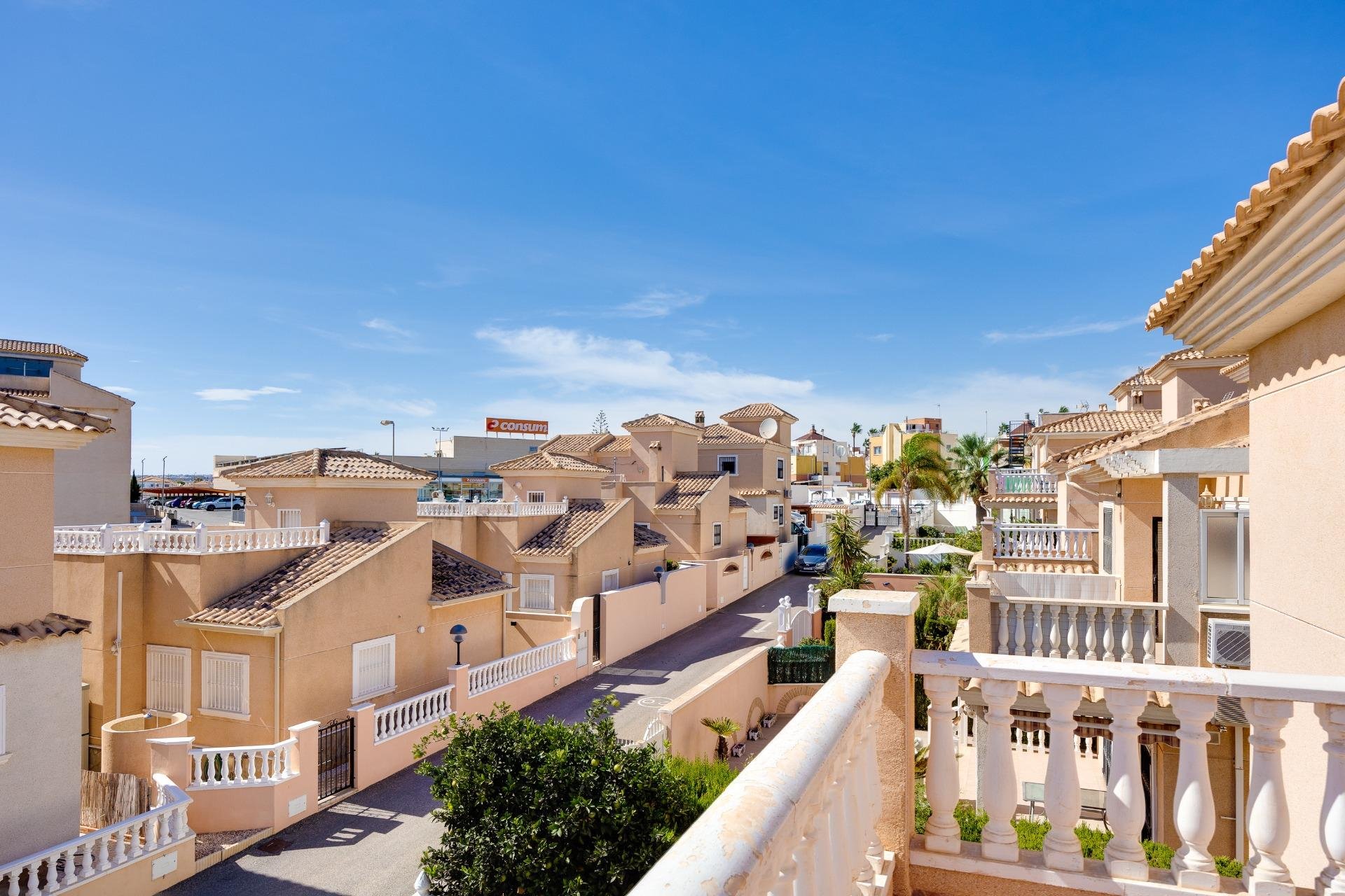 Återförsäljning - Villa -
Orihuela Costa - Urbanización Perla del Mar