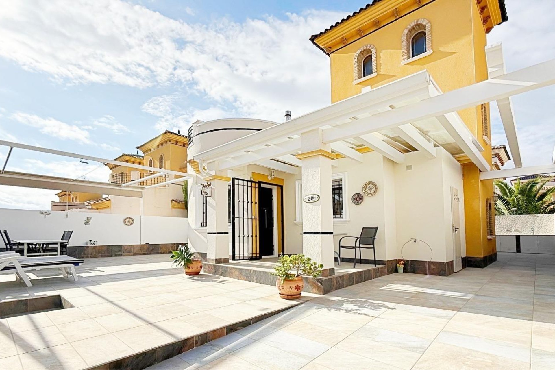 Återförsäljning - Villa -
Orihuela Costa - Urbanización Perla del Mar