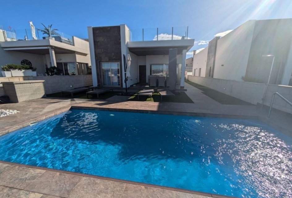 Återförsäljning - Villa -
Orihuela Costa - Villamartín-Las Filipinas