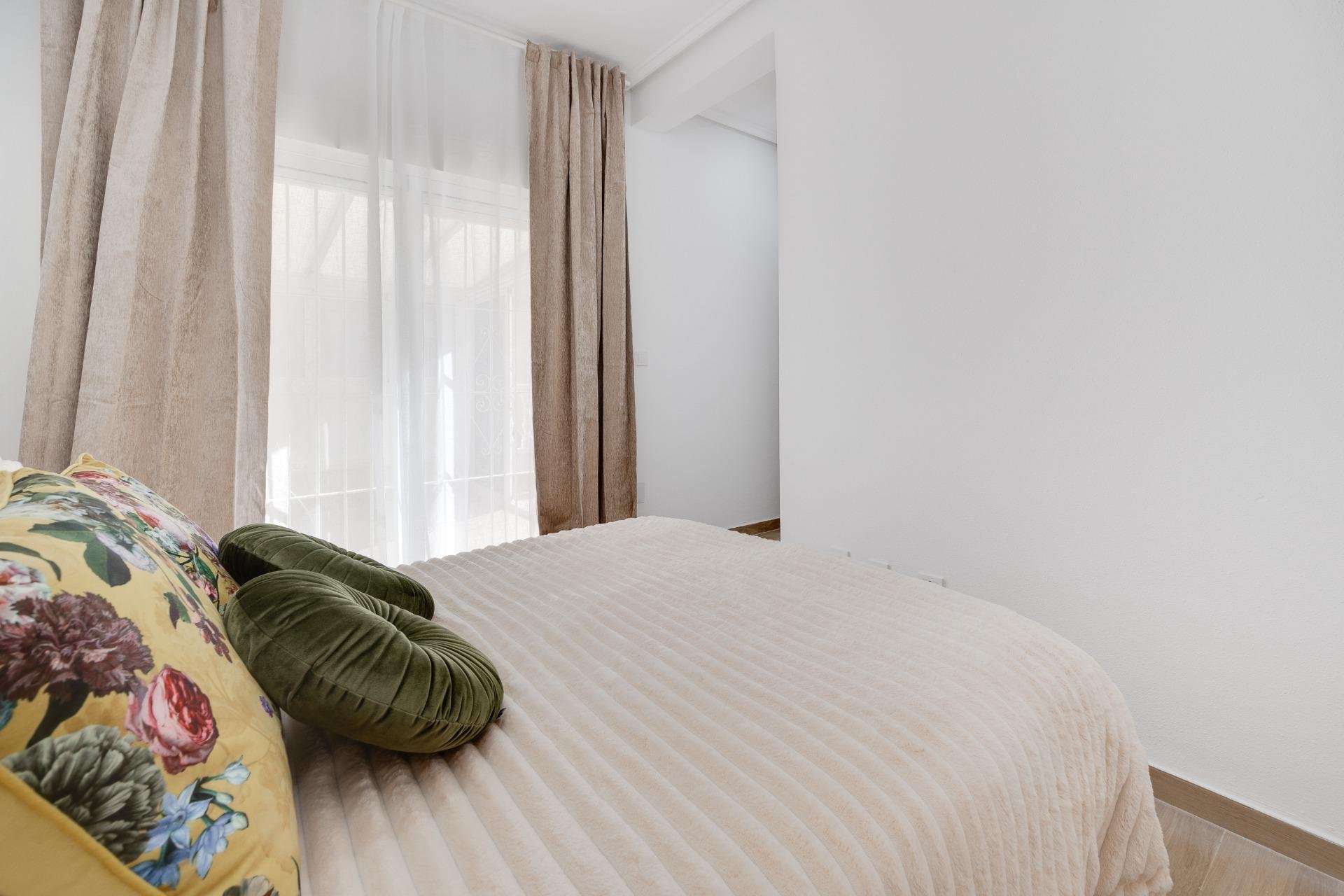 Återförsäljning - Villa -
Rojales - Centro de la Ciudad Quesada