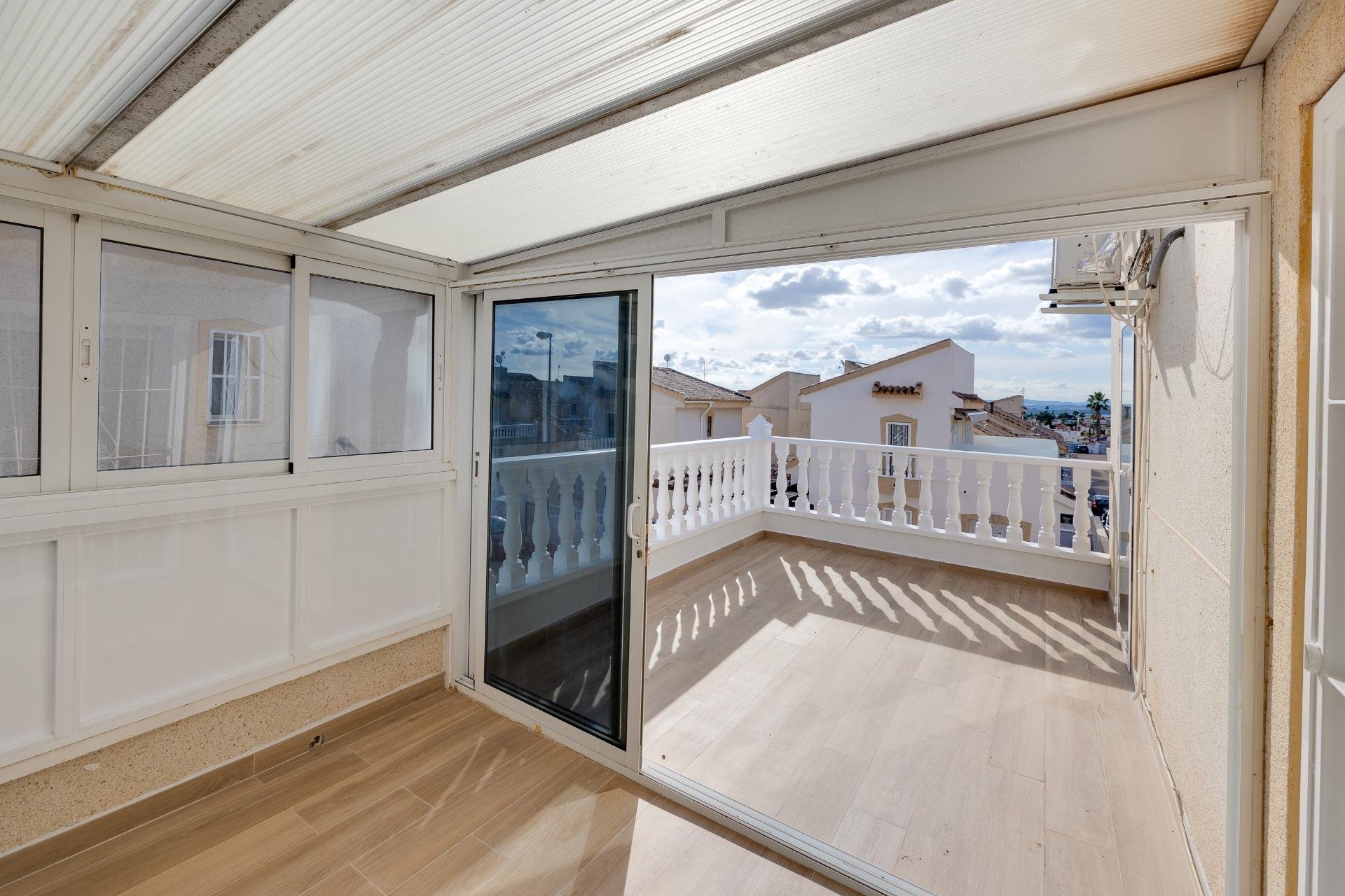 Återförsäljning - Villa -
Rojales - Centro de la Ciudad Quesada