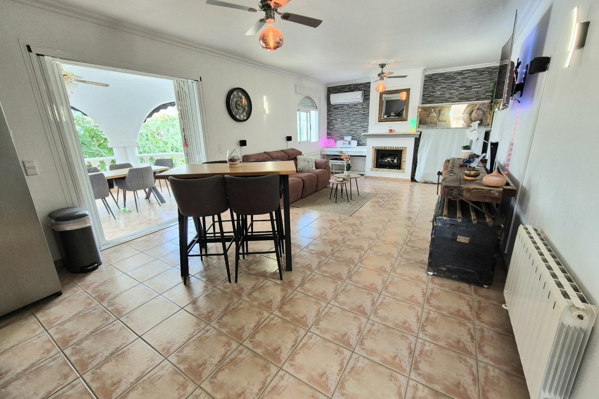 Återförsäljning - Villa -
San Miguel de Salinas - Ciudad de las comunicaciones