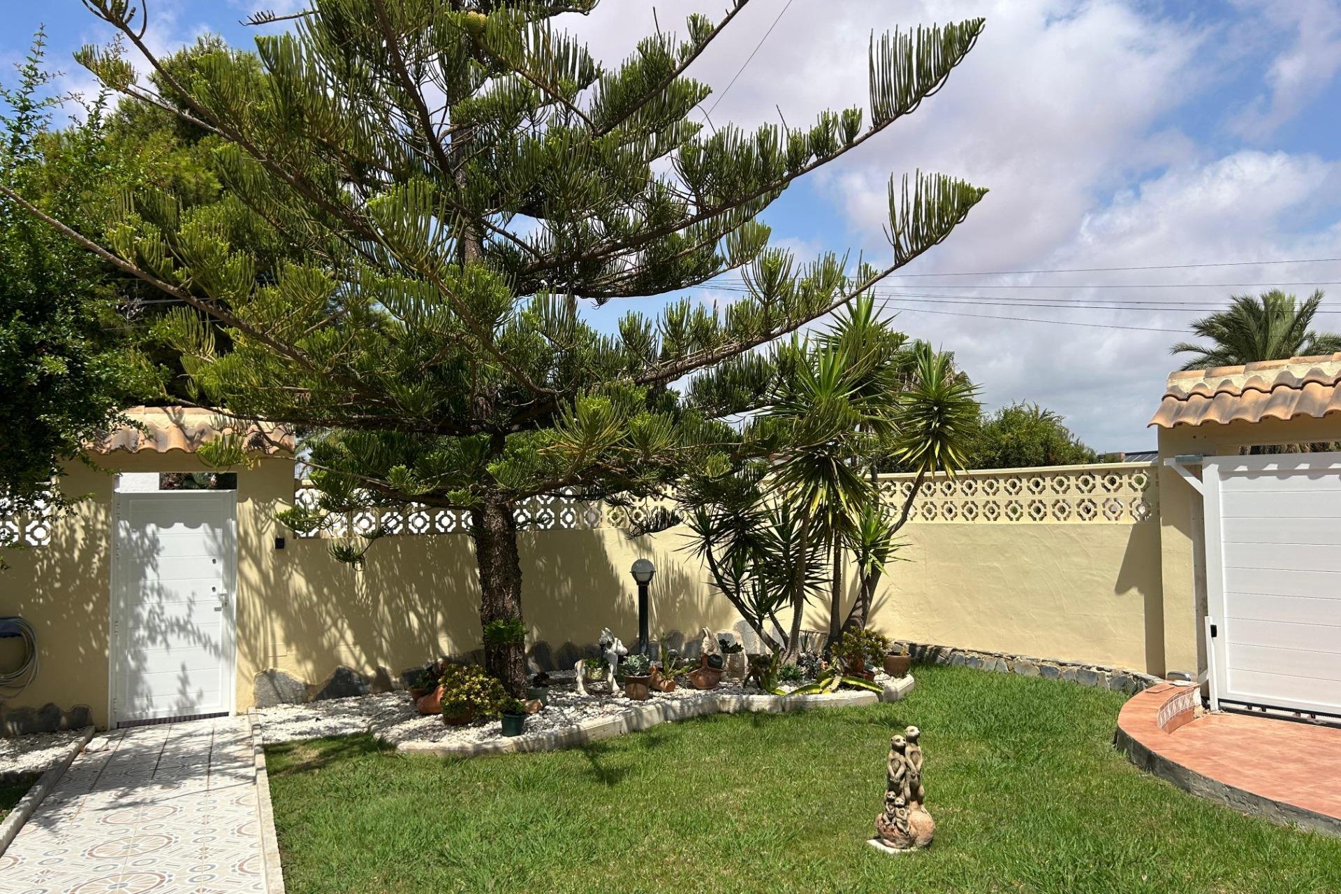 Återförsäljning - Villa -
Torrevieja - La Siesta - El Salado - Torreta