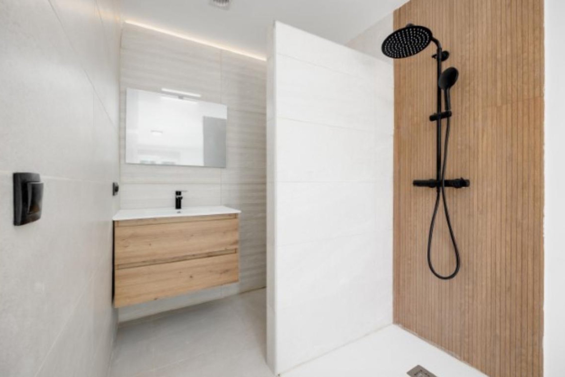 Återförsäljning - Villa -
Torrevieja - La Siesta - El Salado - Torreta