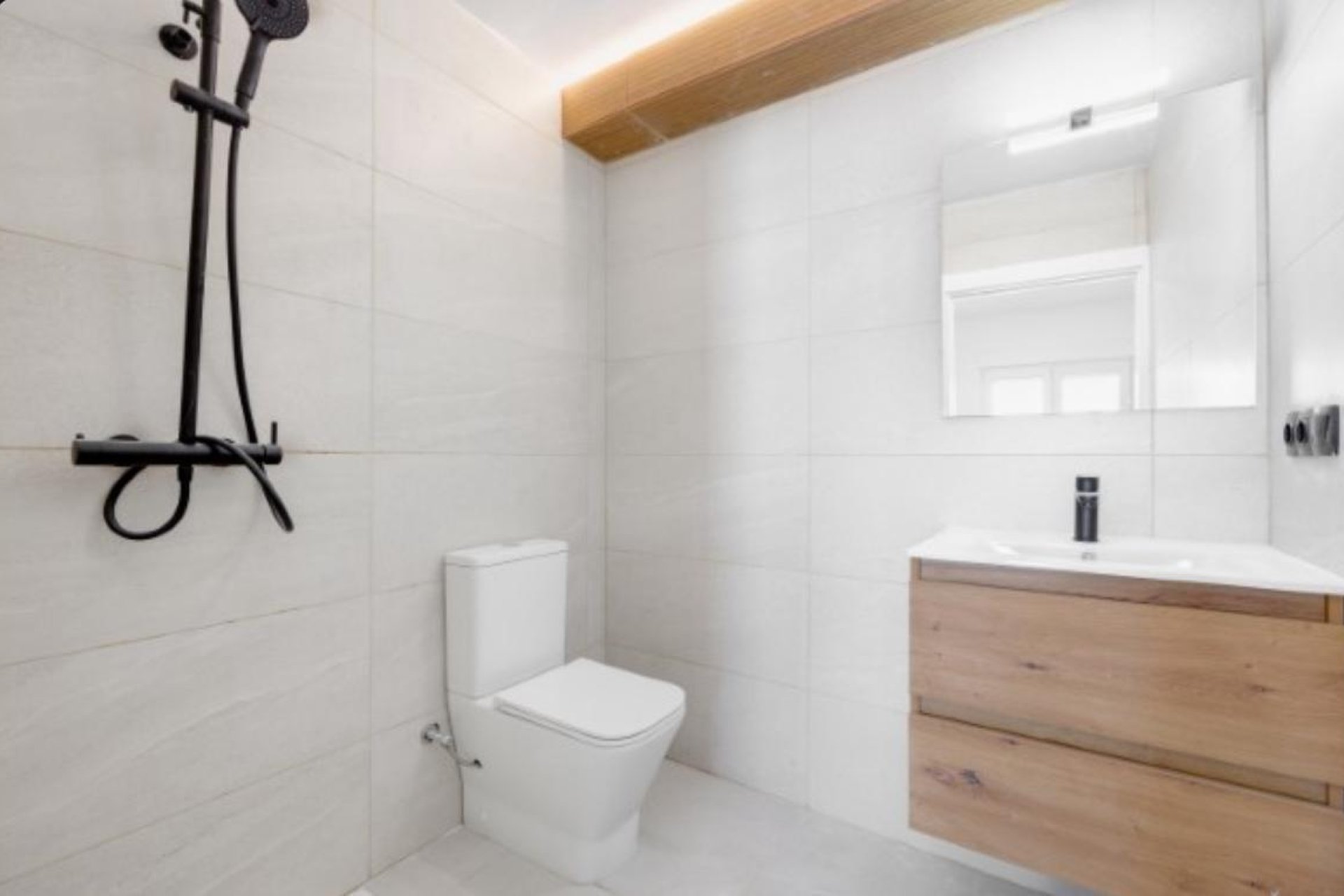 Återförsäljning - Villa -
Torrevieja - La Siesta - El Salado - Torreta