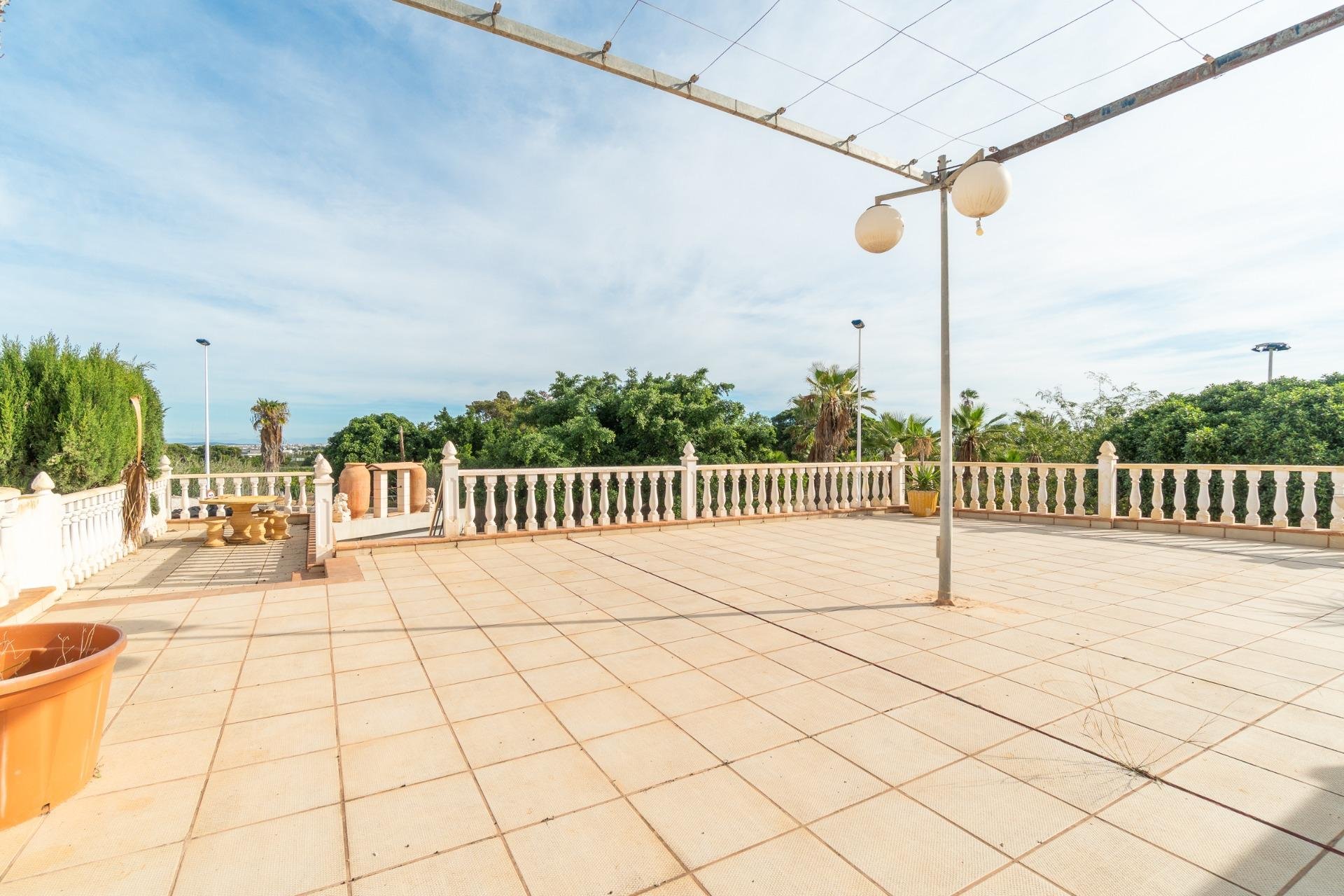 Återförsäljning - Villa -
Torrevieja - Los altos