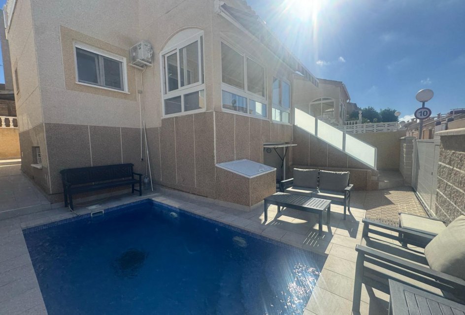 Återförsäljning - Villa -
Torrevieja - Los Balcones - Los Altos del Edén
