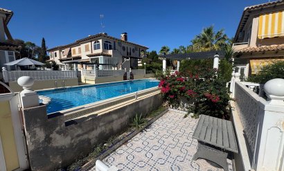 Bungalow - Herverkoop -
            Torrevieja - STS--82100