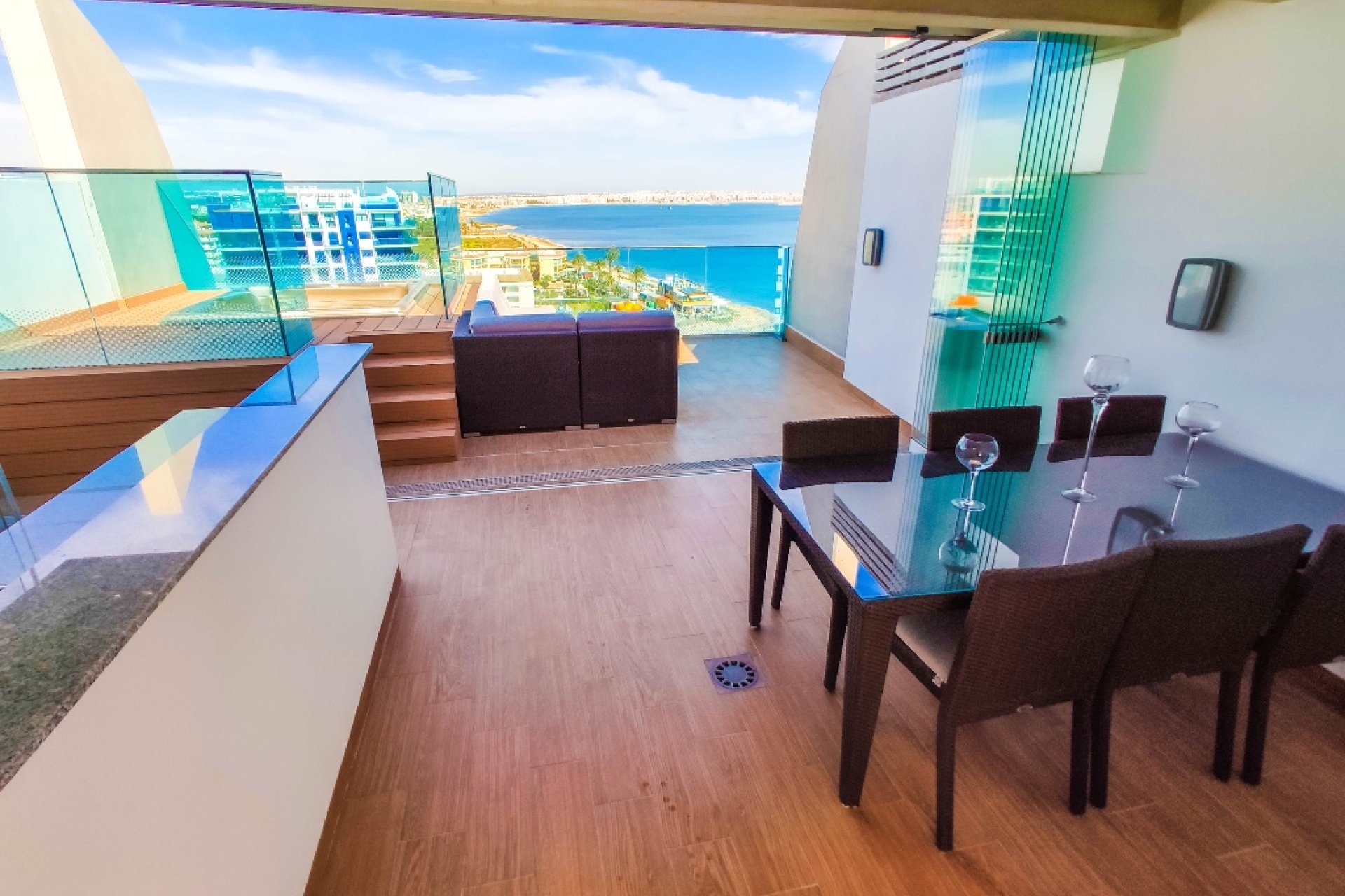 Herverkoop - Apartament -
Punta Prima