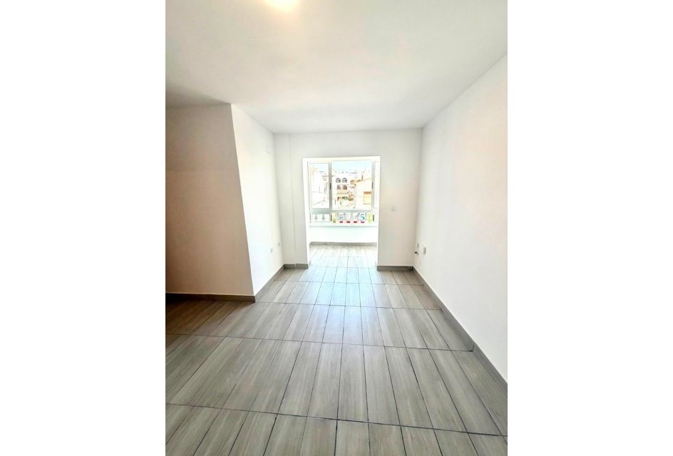 Herverkoop - Apartamento -
Torrevieja Centro - Torrevieja