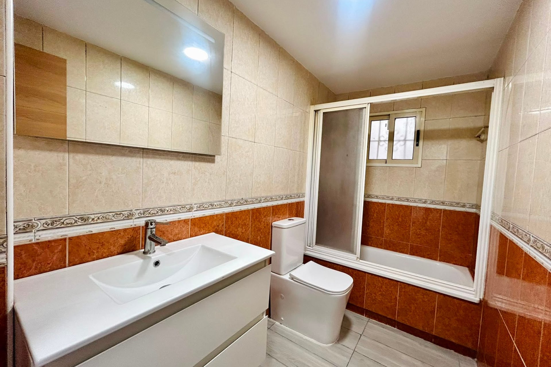 Herverkoop - Apartamento -
Torrevieja Centro - Torrevieja