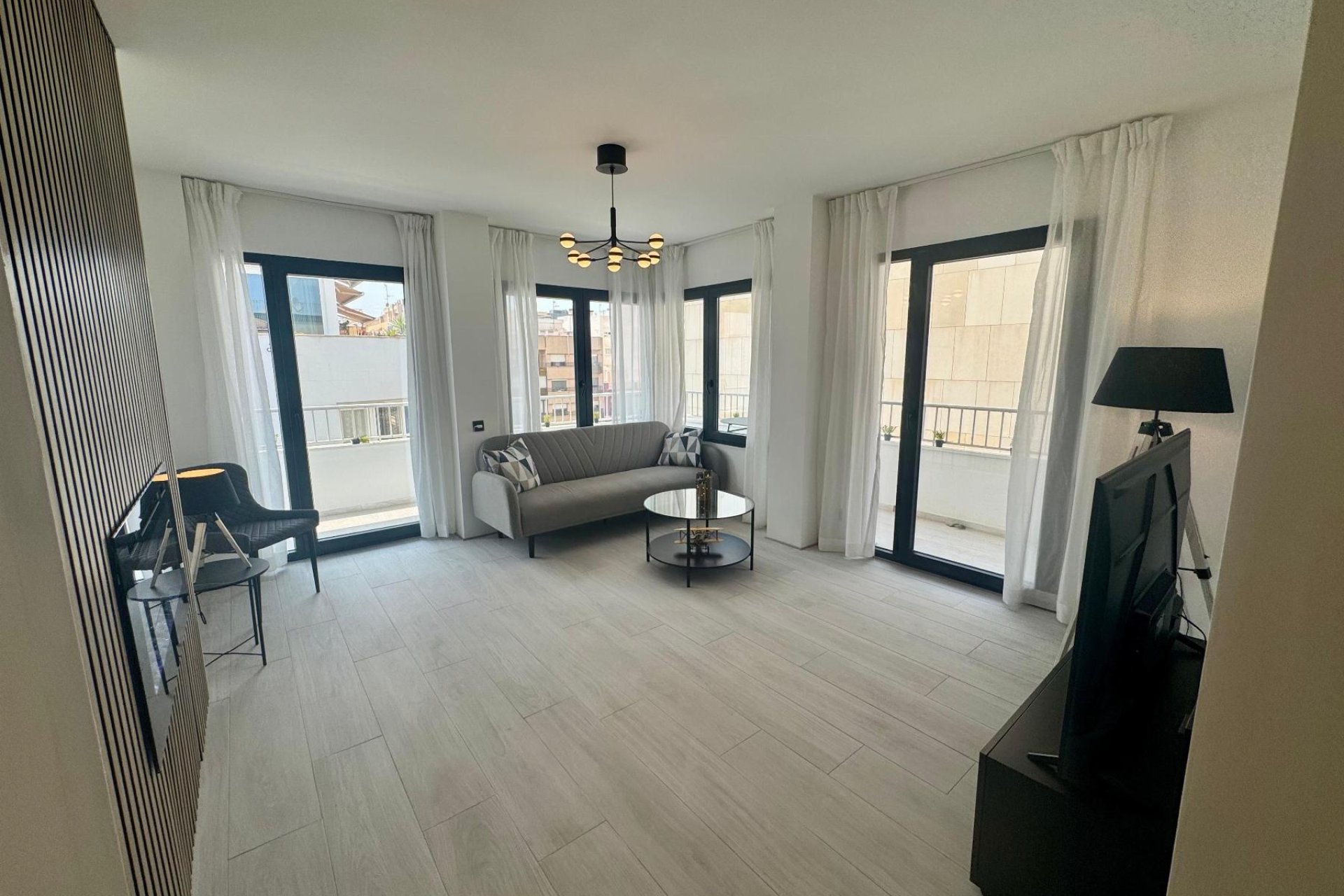 Herverkoop - Apartamento -
Torrevieja - CLUB NAUTICO TORREVIEJA