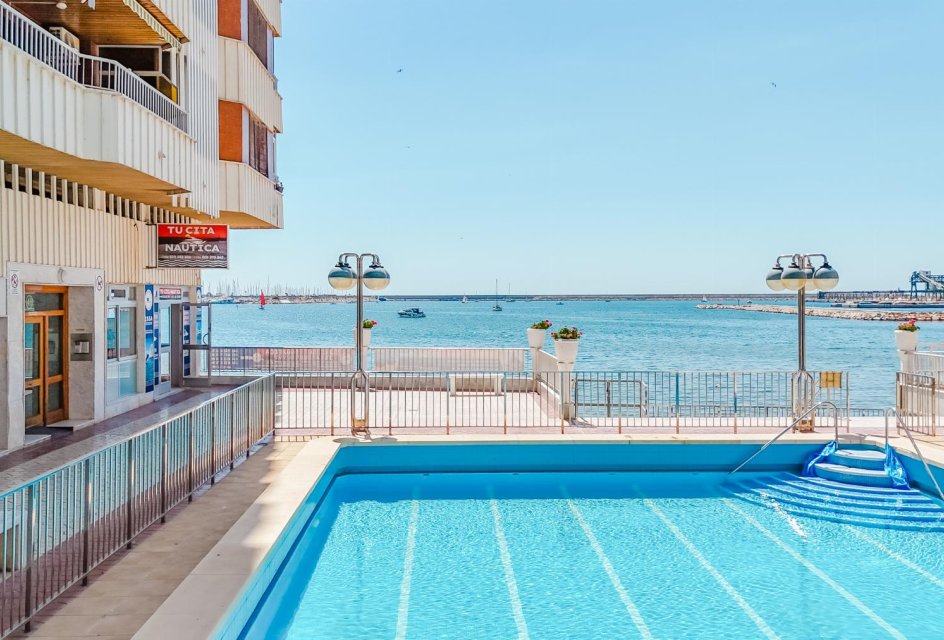 Herverkoop - Apartamento -
Torrevieja - Playa de La Acequion