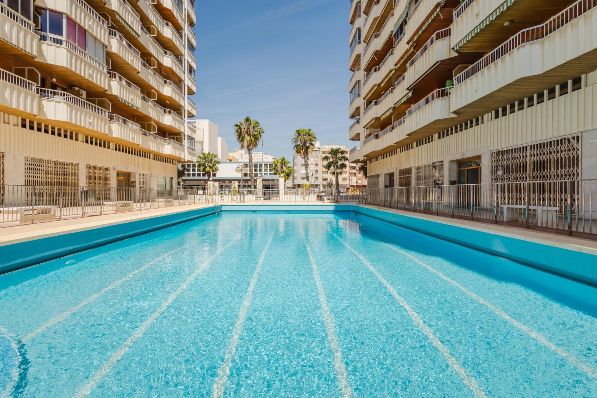 Herverkoop - Apartamento -
Torrevieja - Playa de La Acequion