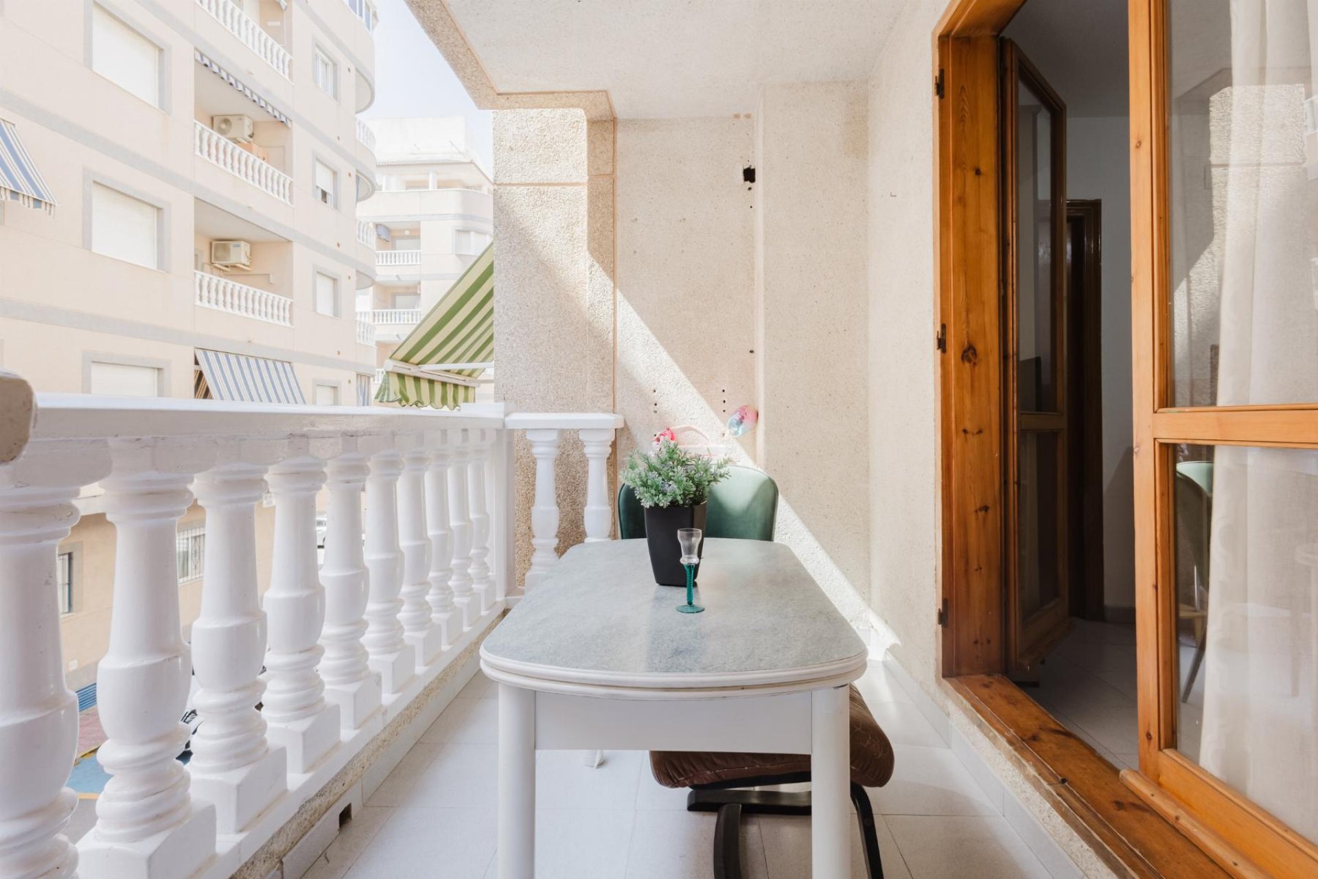 Herverkoop - Apartamento -
Torrevieja - Playa de La Acequion