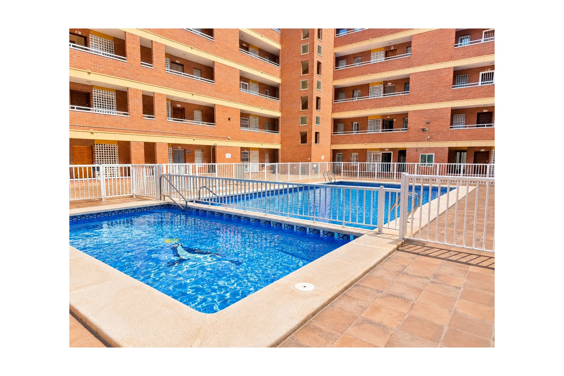 Herverkoop - Apartamento -
Torrevieja - Playa de los Naufragos