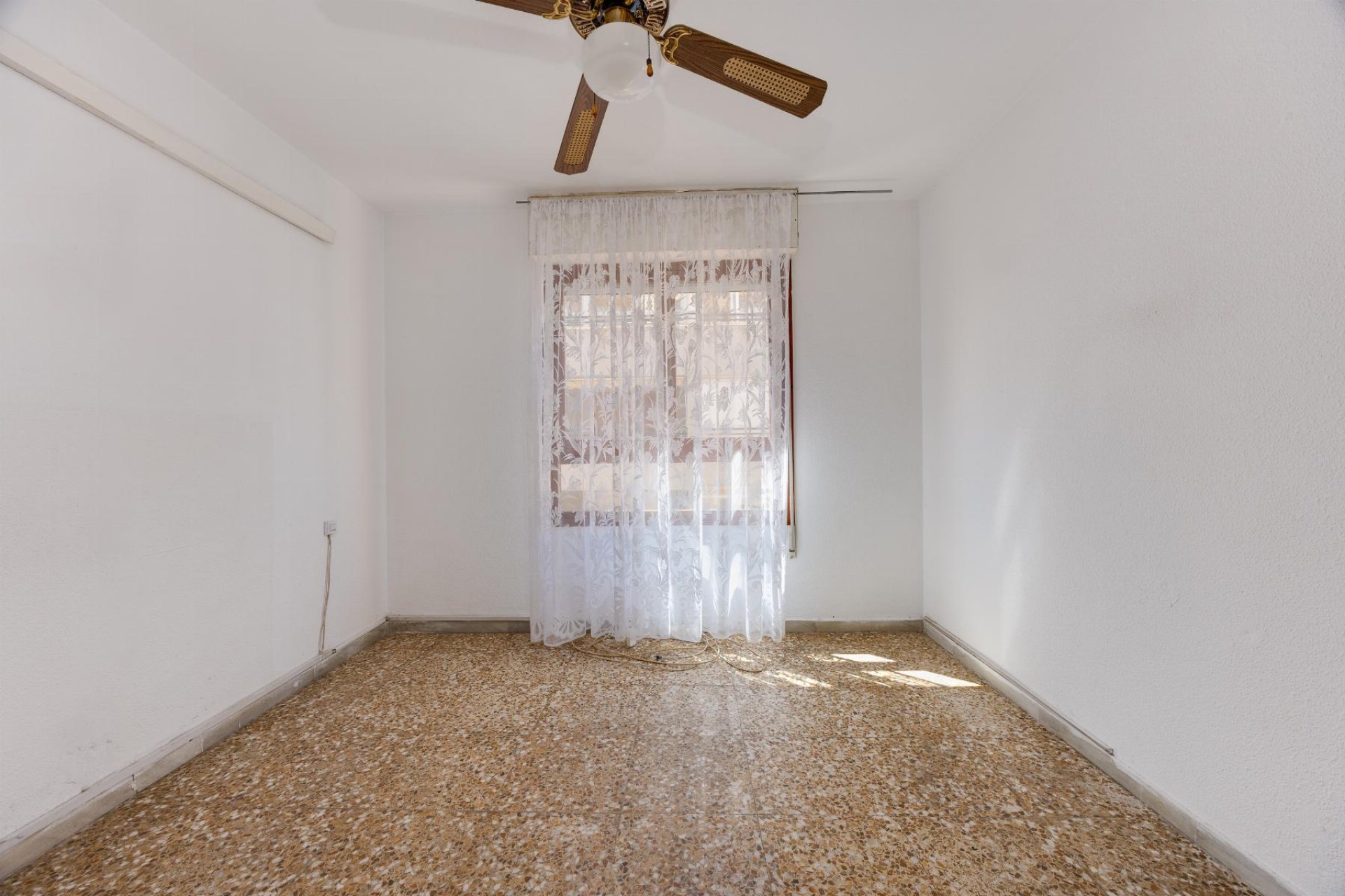 Herverkoop - Apartamento -
Torrevieja - Playa del Acequión
