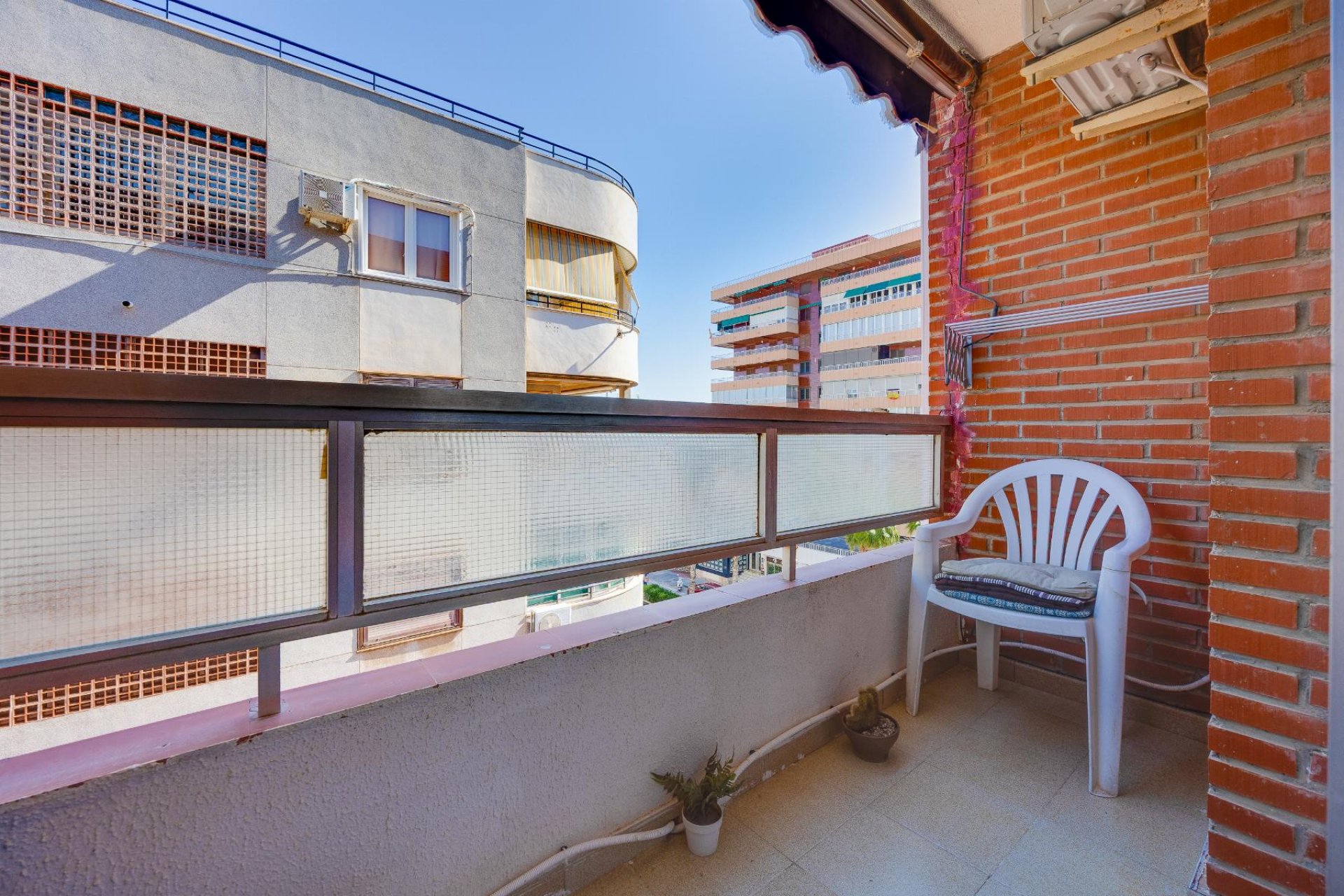 Herverkoop - Apartamento -
Torrevieja - Playa del Acequión