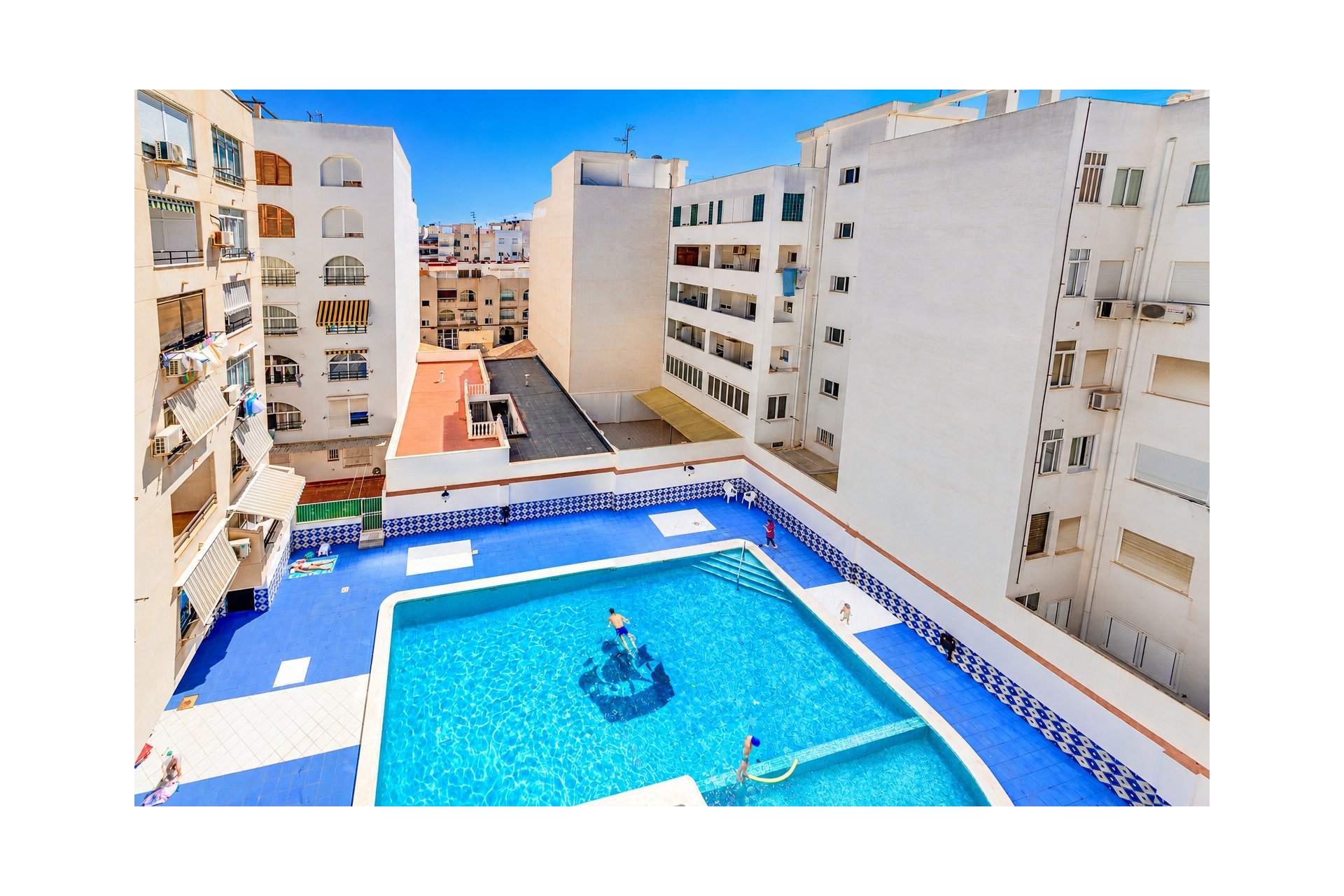 Herverkoop - Apartamento -
Torrevieja - Playa del Cura