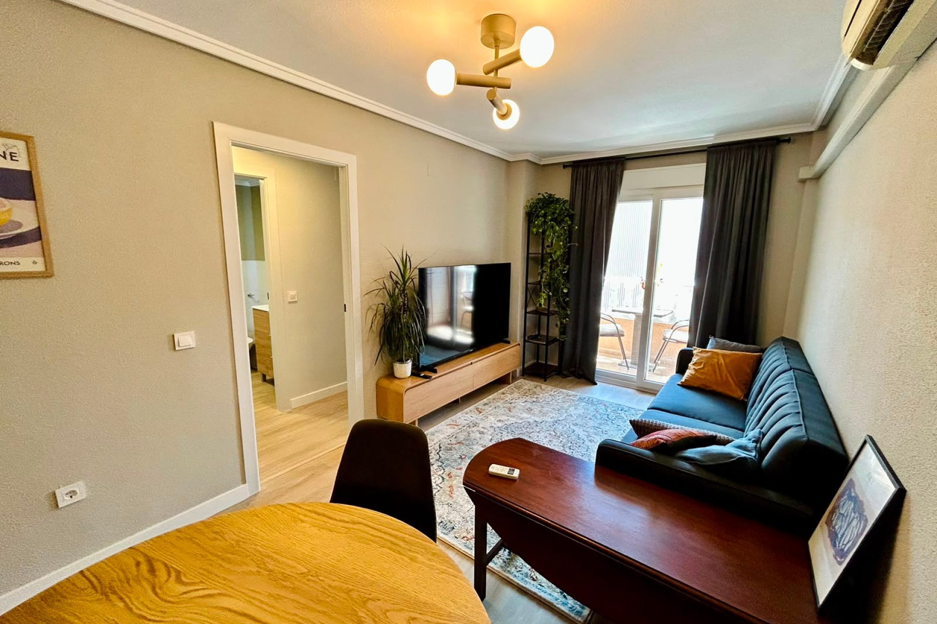 Herverkoop - - APARTMENT -
Torrevieja Centro - Torrevieja