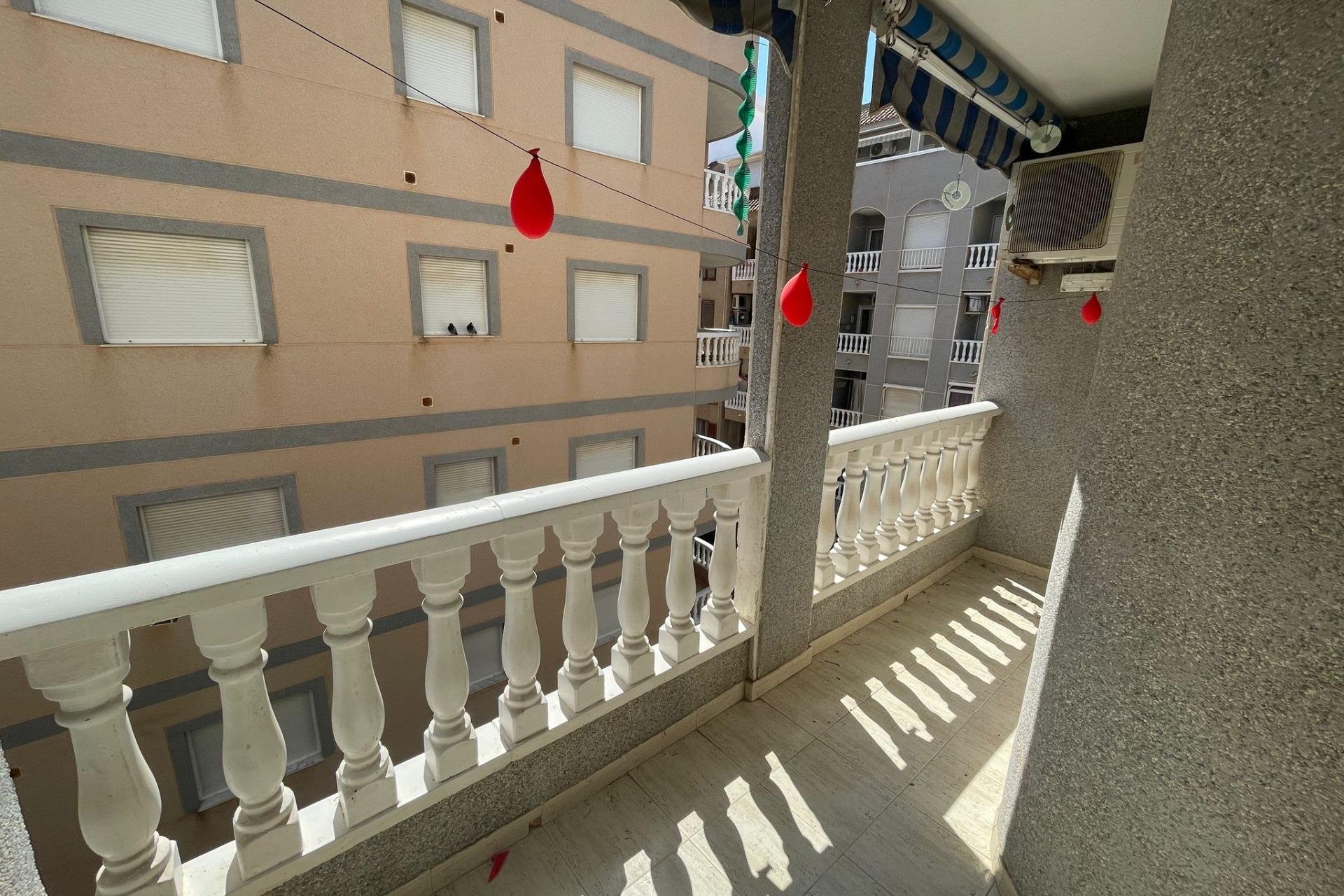 Herverkoop - Appartement -
Torrevieja - Acequion