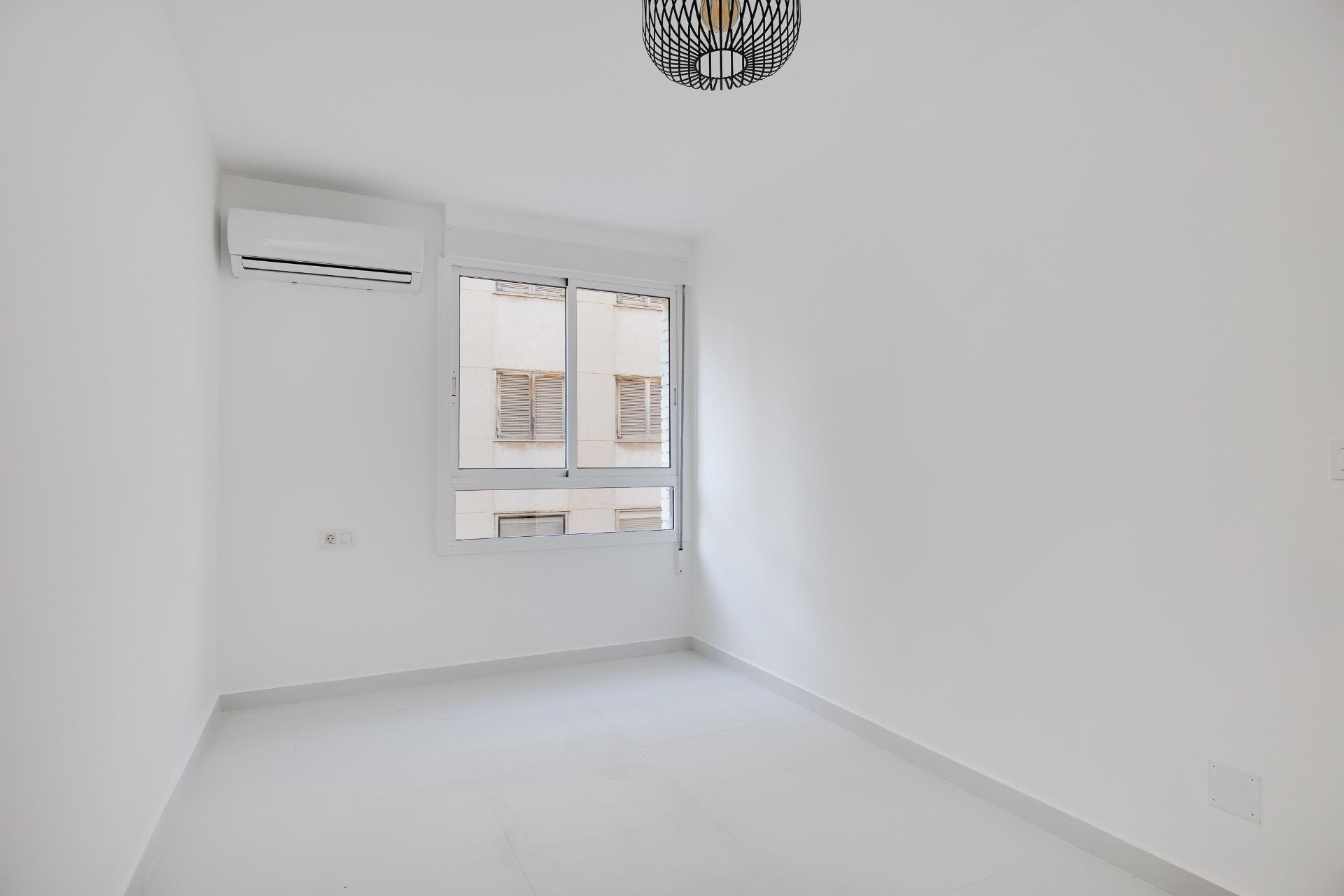 Herverkoop - Appartement -
Torrevieja - Acequion