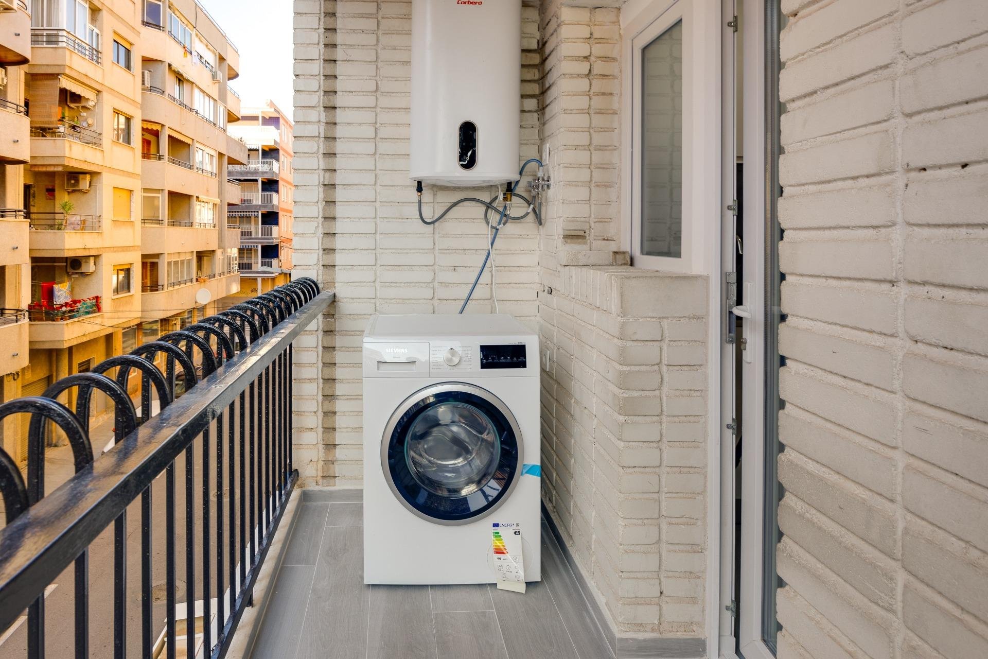 Herverkoop - Appartement -
Torrevieja - Acequion