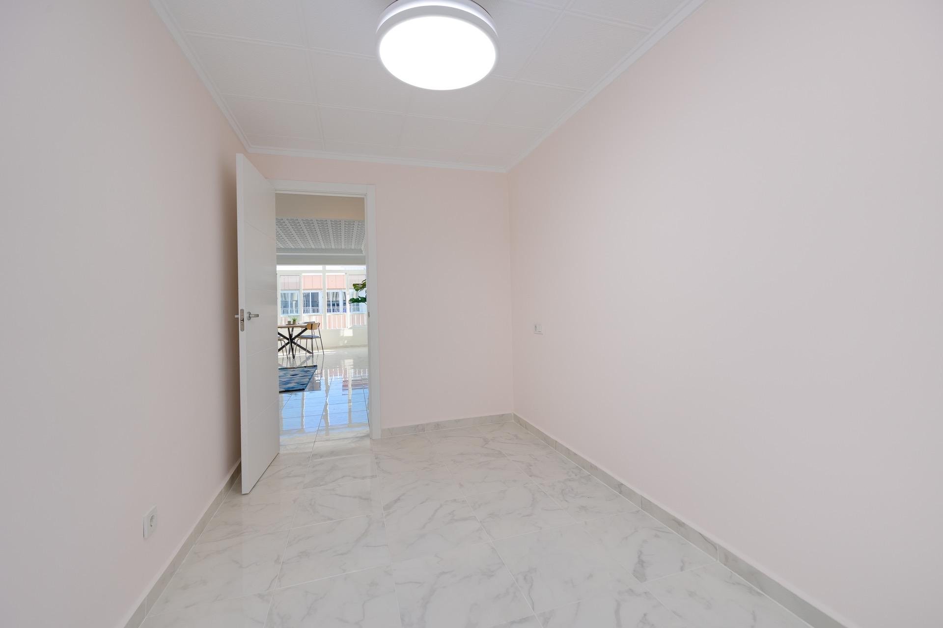 Herverkoop - Appartement -
Torrevieja - Acequion