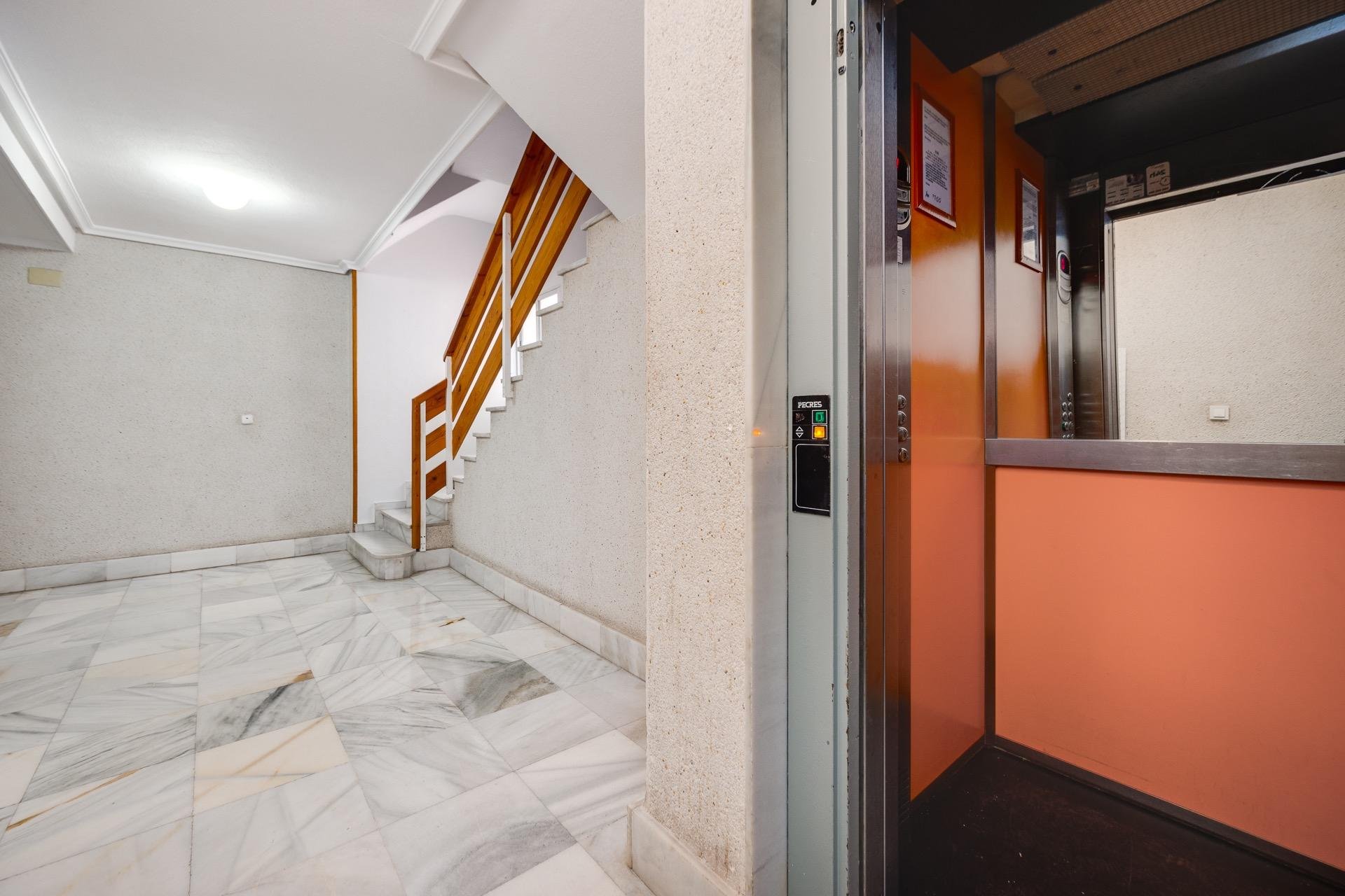 Herverkoop - Appartement -
Torrevieja - Acequion