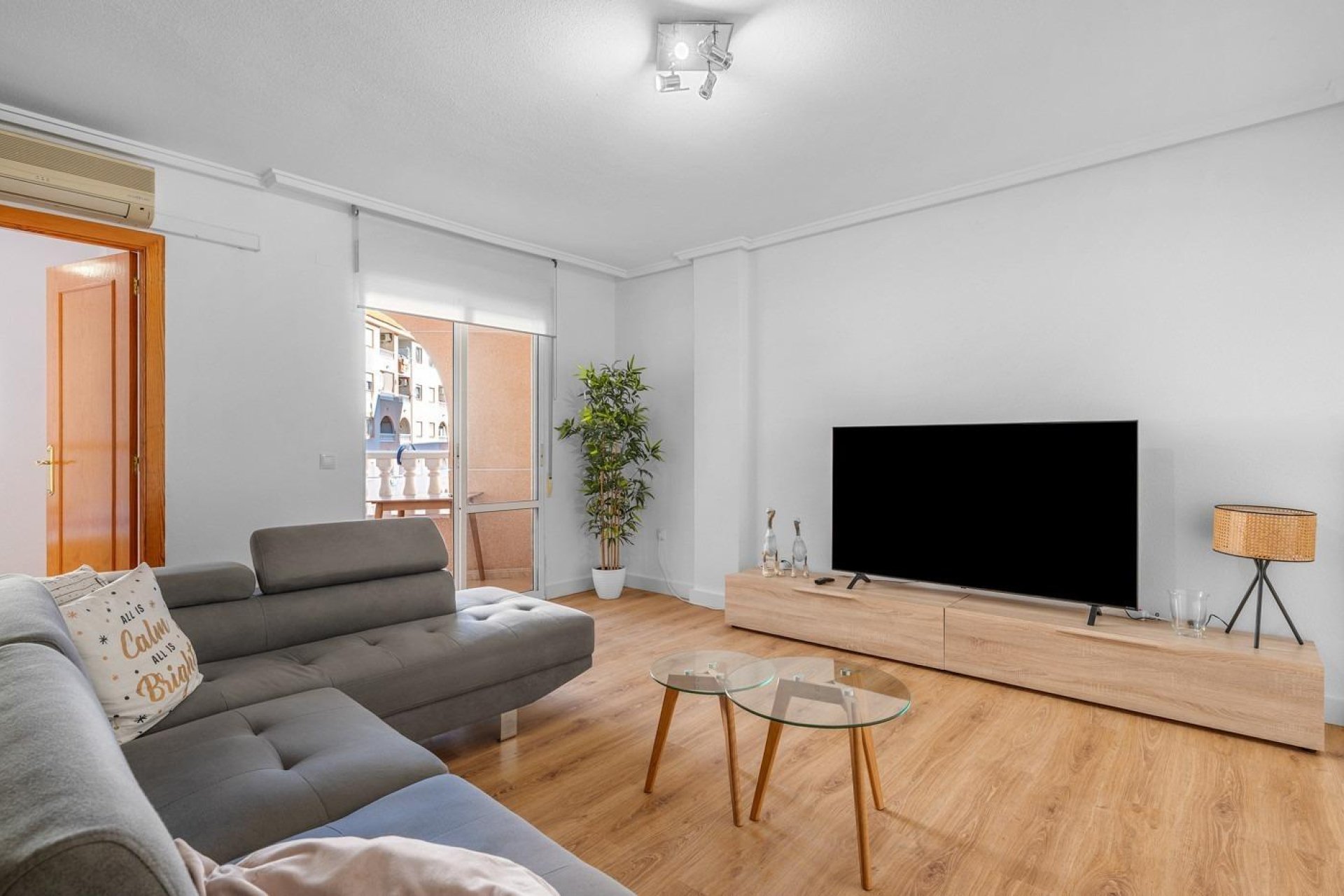 Herverkoop - Appartement -
Torrevieja - Centro