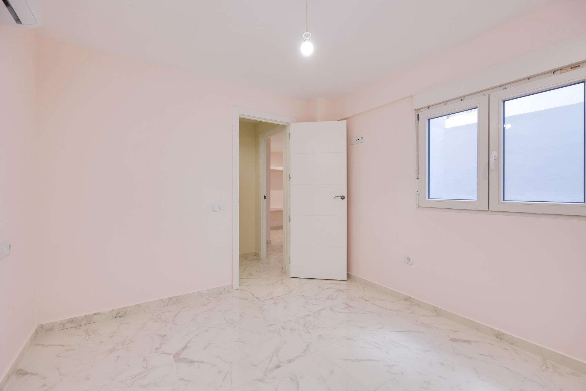 Herverkoop - Appartement -
Torrevieja - Centro