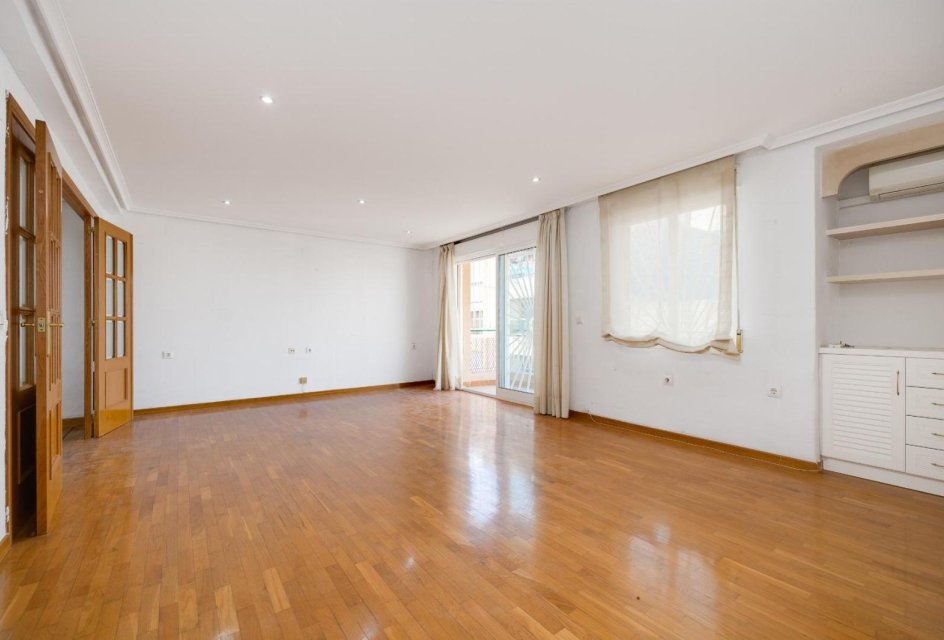 Herverkoop - Appartement -
Torrevieja - Paseo maritimo