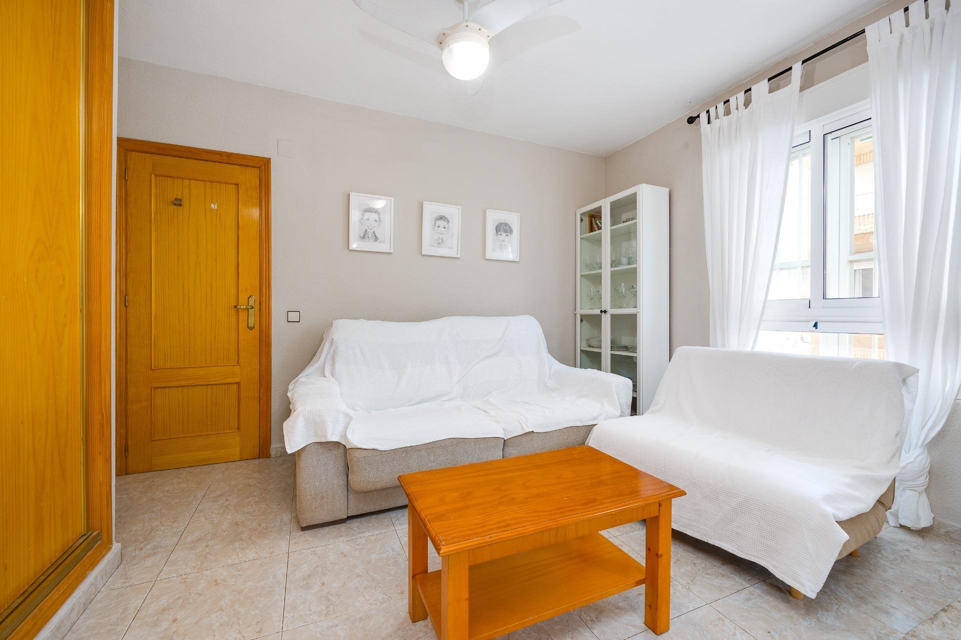 Herverkoop - Appartement -
Torrevieja - Playa de los Naufragos