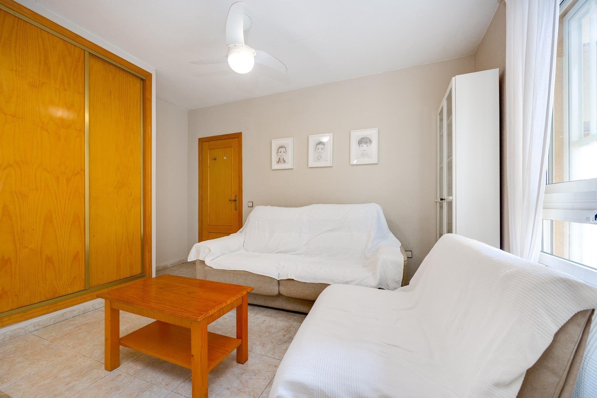 Herverkoop - Appartement -
Torrevieja - Playa de los Naufragos