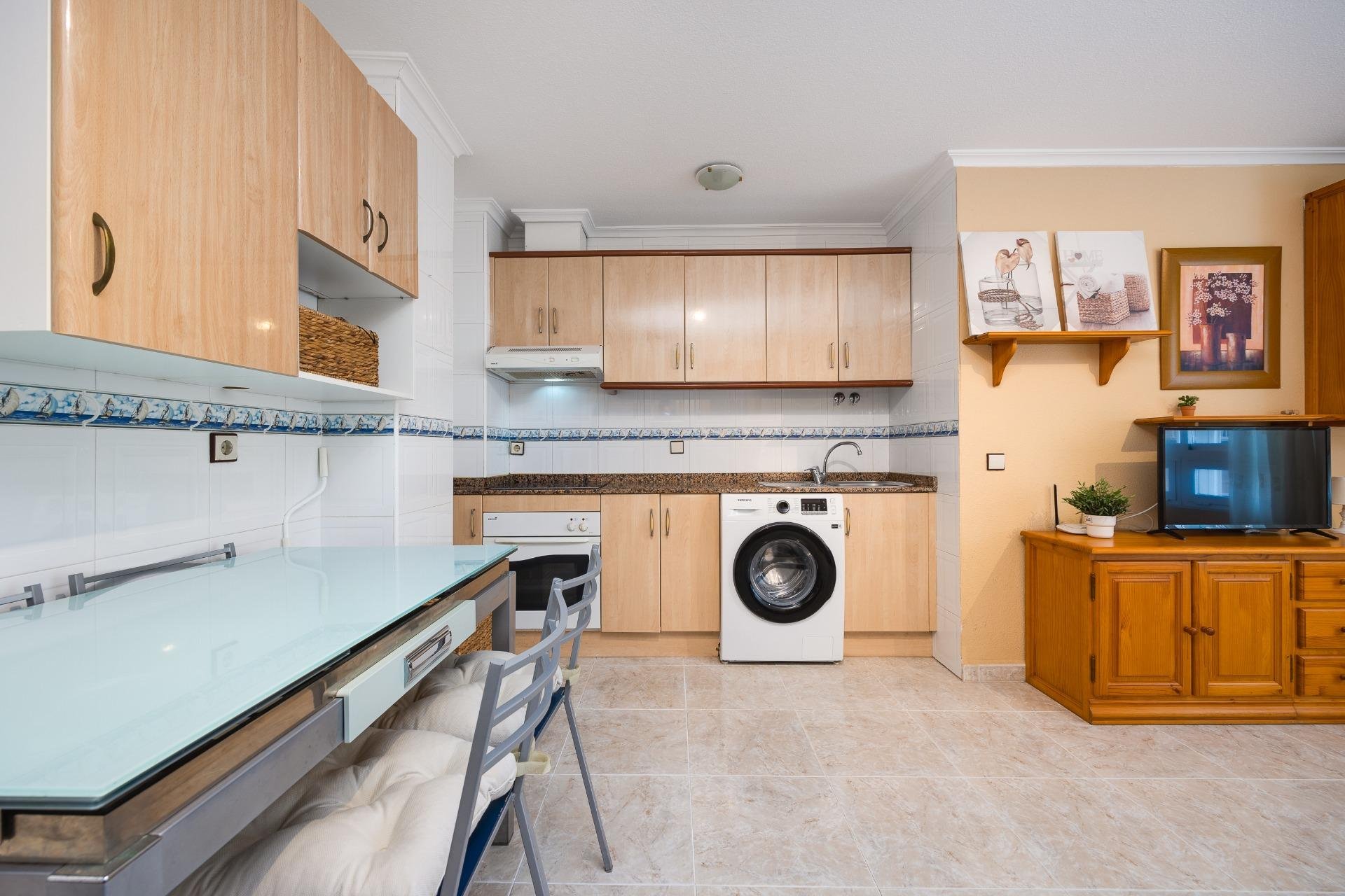 Herverkoop - Appartement -
Torrevieja - Playa de los Naufragos