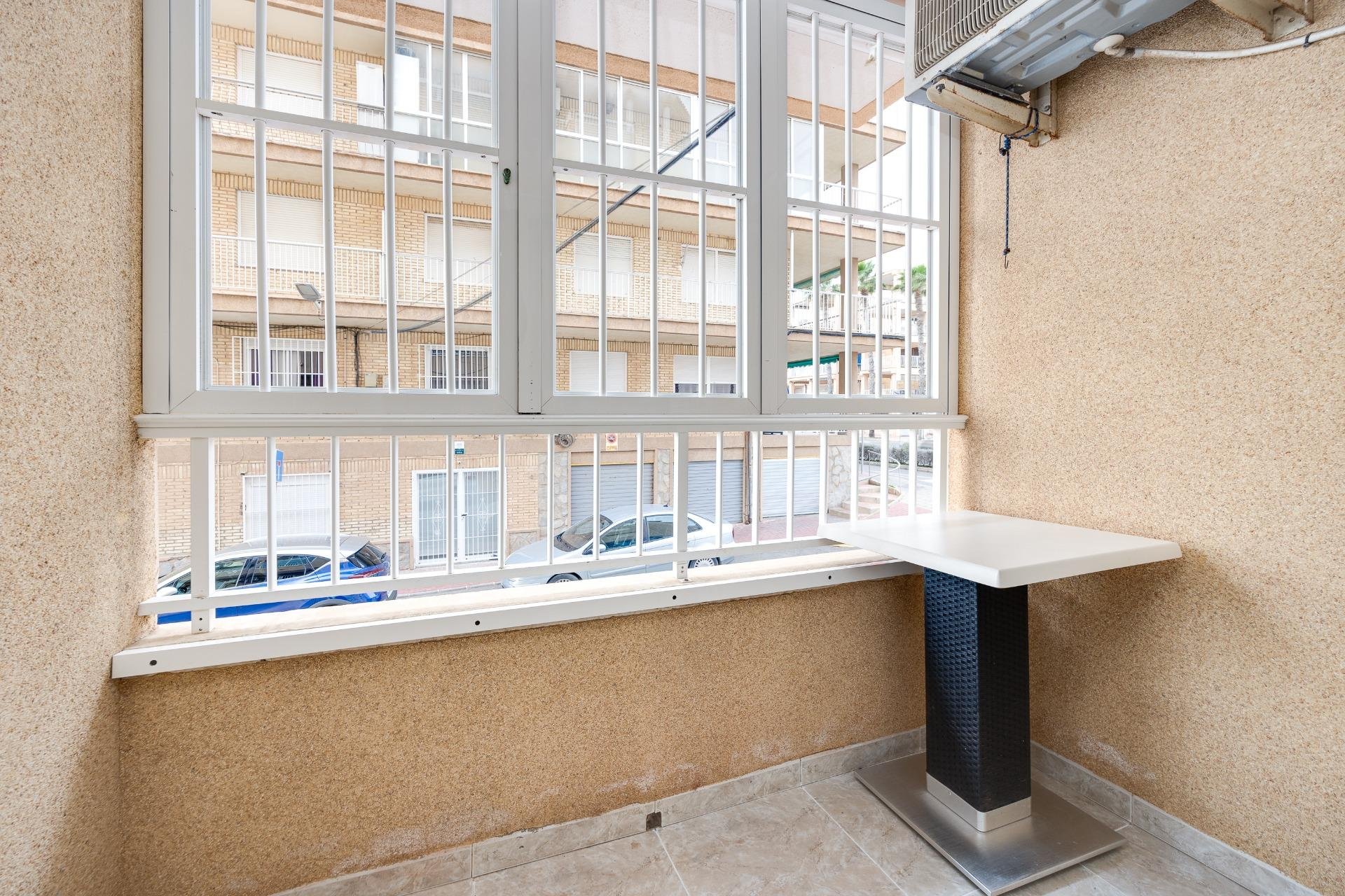 Herverkoop - Appartement -
Torrevieja - Playa de los Naufragos