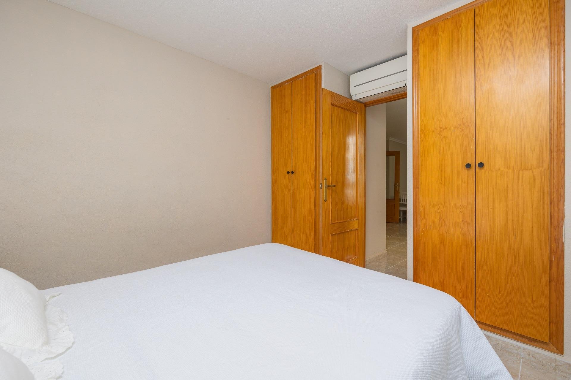 Herverkoop - Appartement -
Torrevieja - Playa de los Naufragos